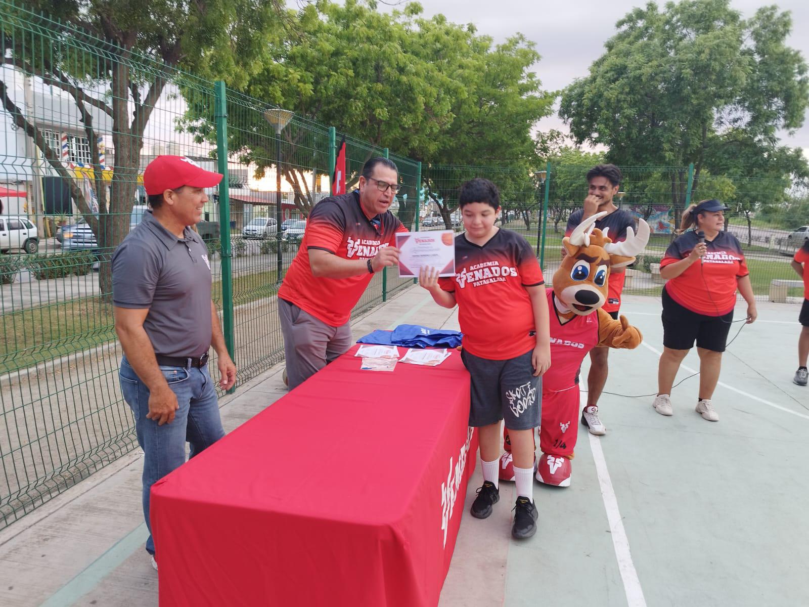 $!Culmina con éxito Campamento de Baloncesto de Venados de Mazatlán