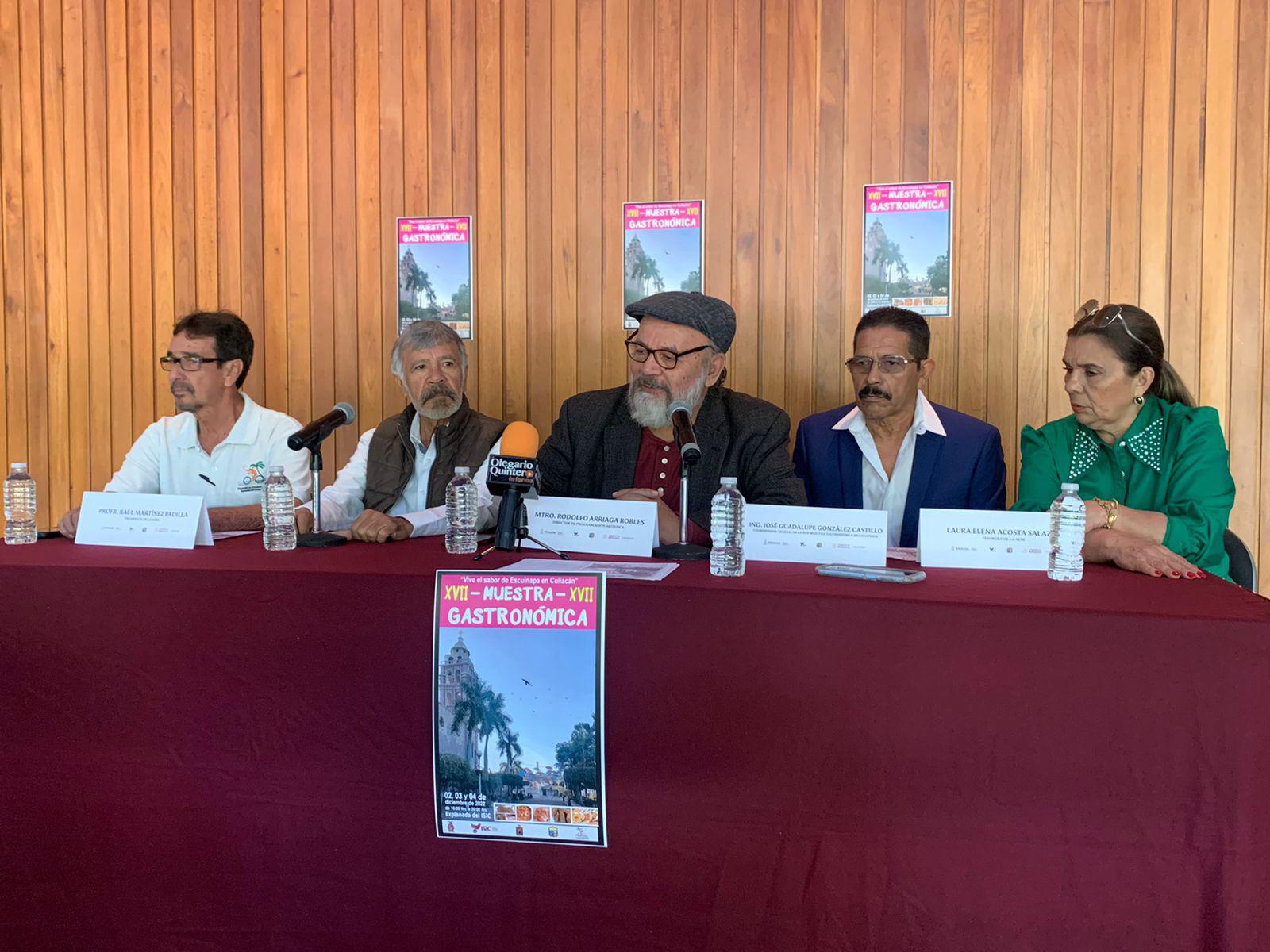 $!Autoridades del Isic e integrantes de la Asociación de Escuinapenses dan detalles de la muestra.
