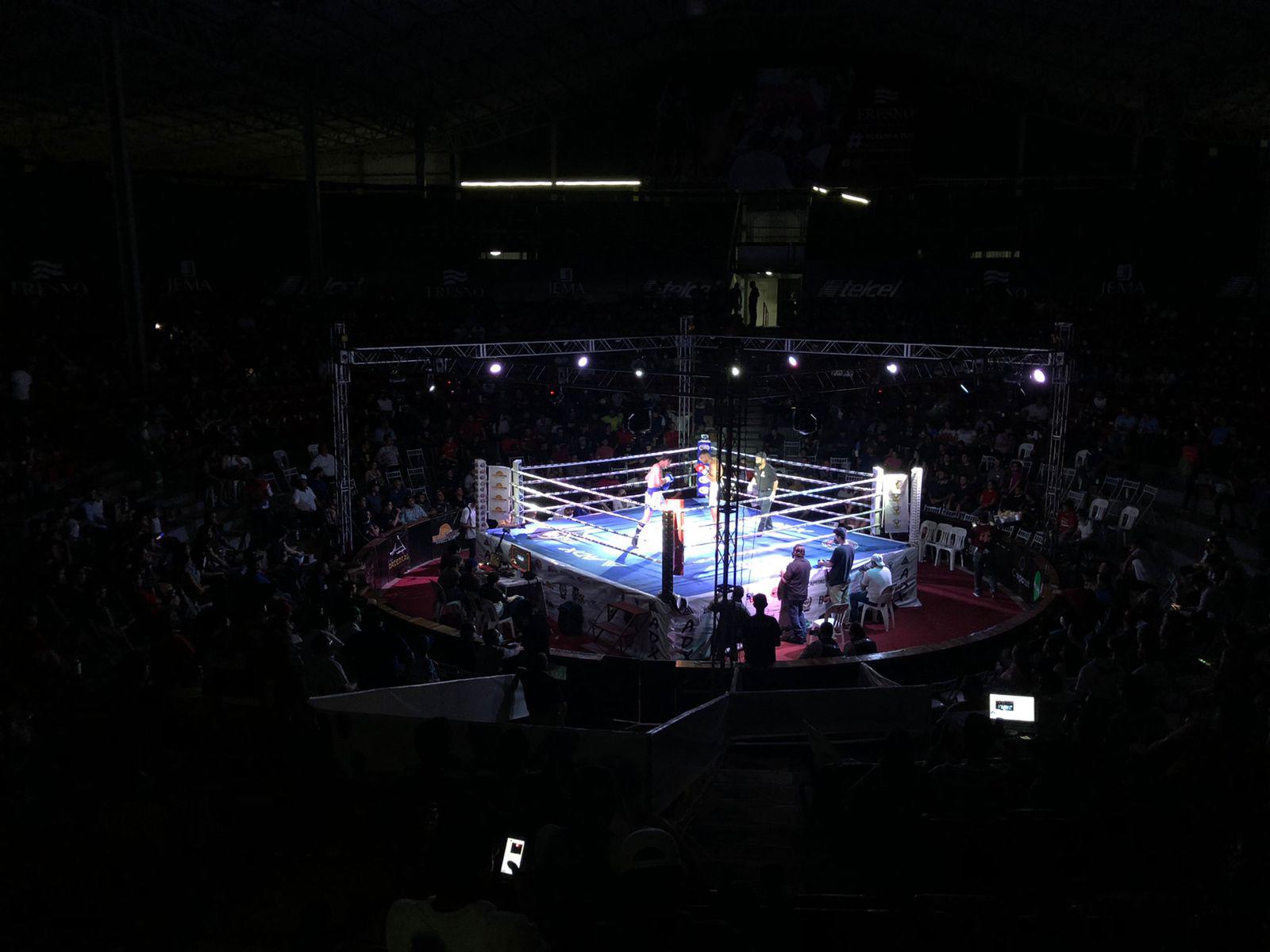 $!Martín León se impone en el Palenque de la Feria Ganadera