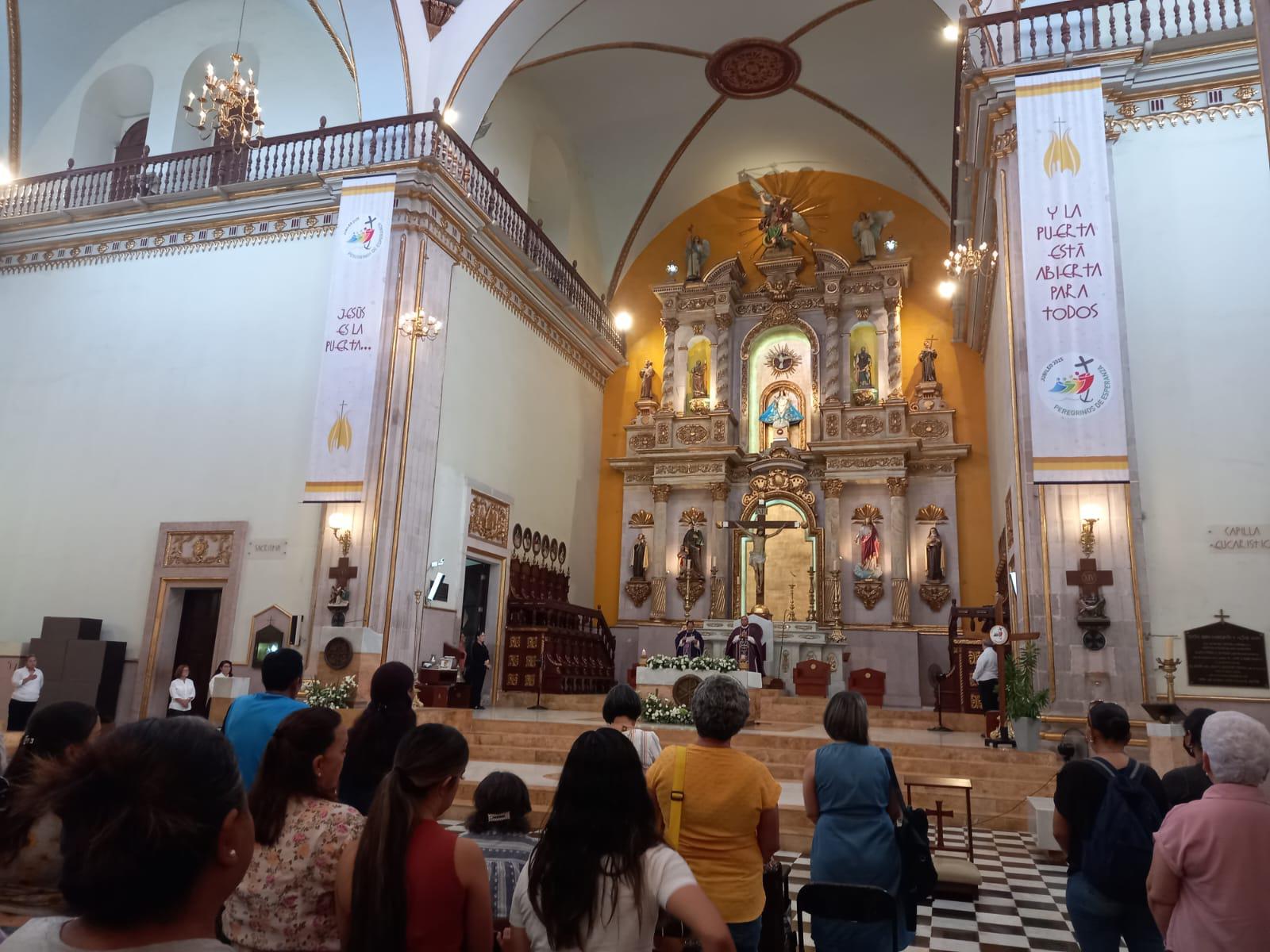 $!En Miércoles Santo, Obispo de Culiacán pide por la sanación de los enfermos