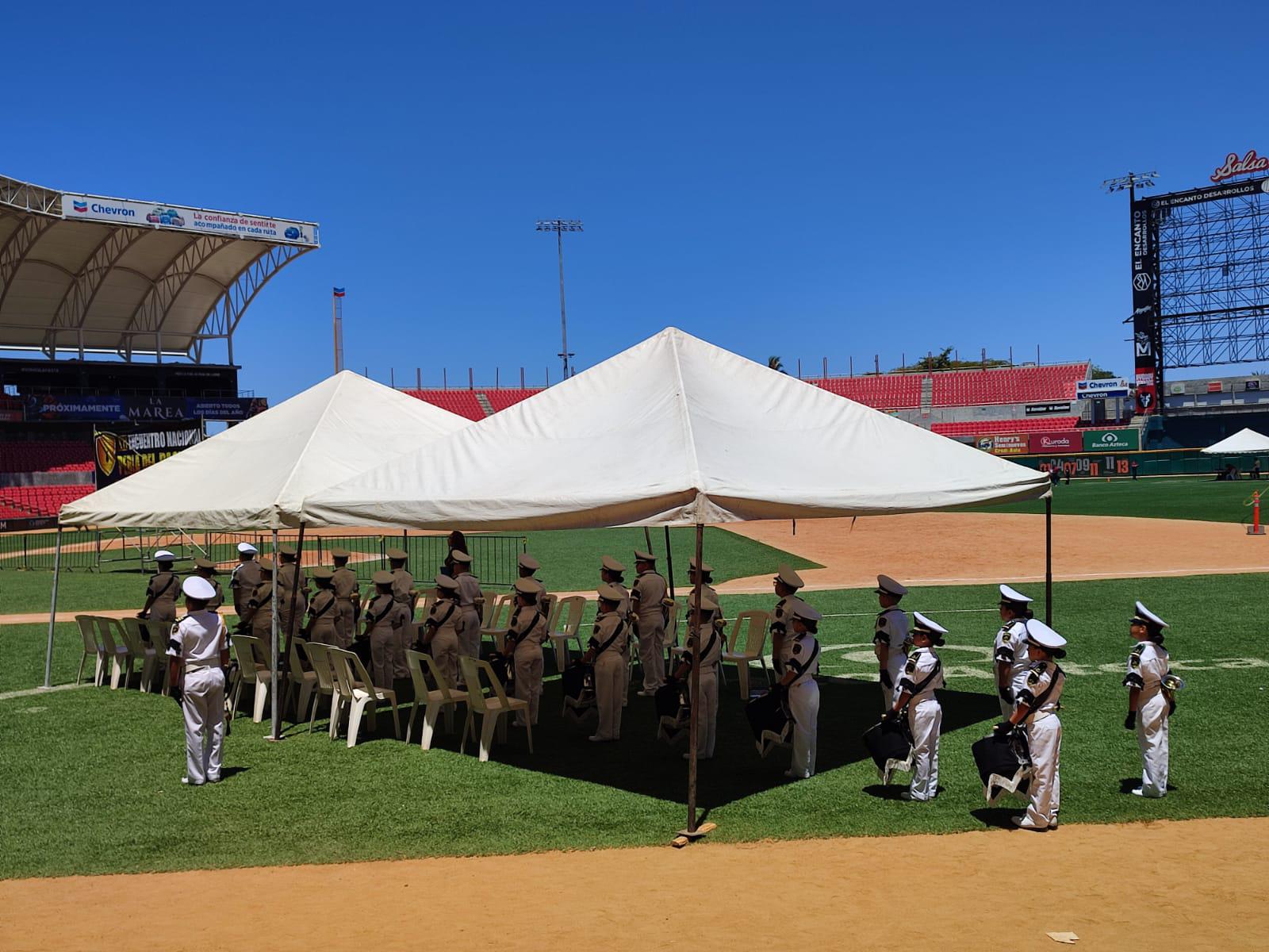 $!Compiten las mejores bandas de guerra a nivel primaria del país en Mazatlán
