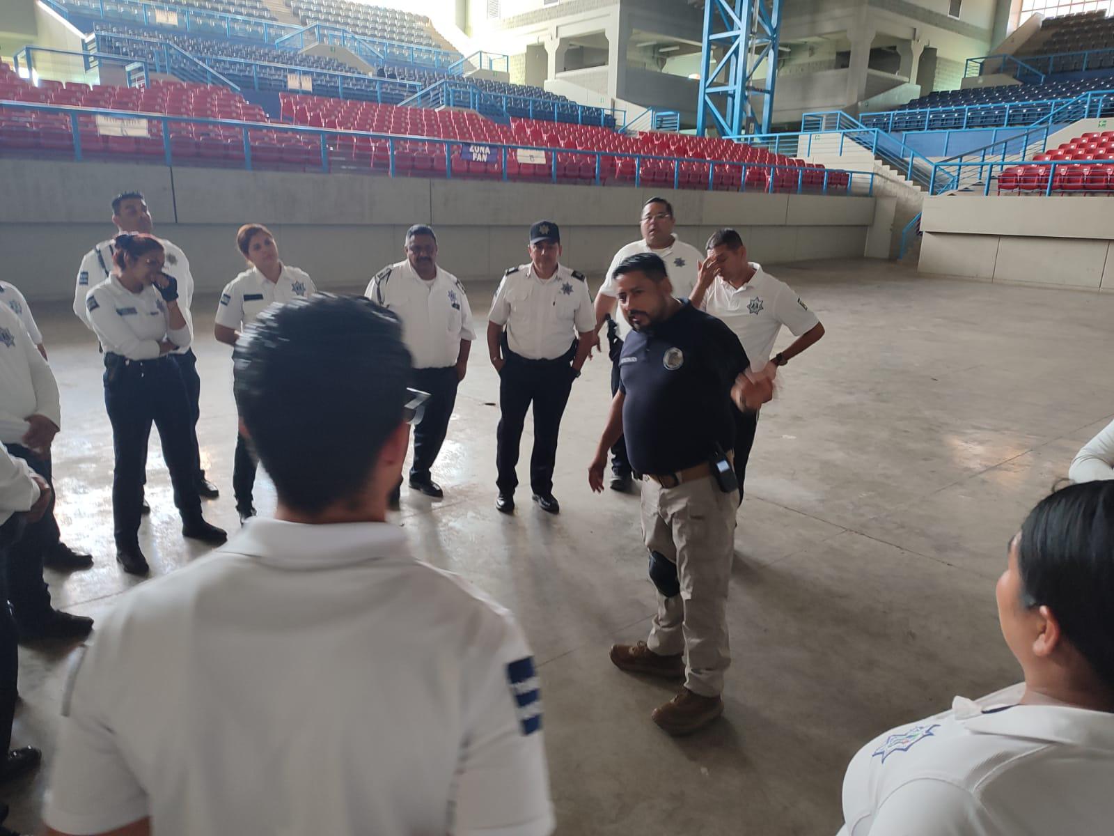 $!Policías de Mazatlán se especializan en Derechos Humanos y Uso Racional y Progresivo de la Fuerza