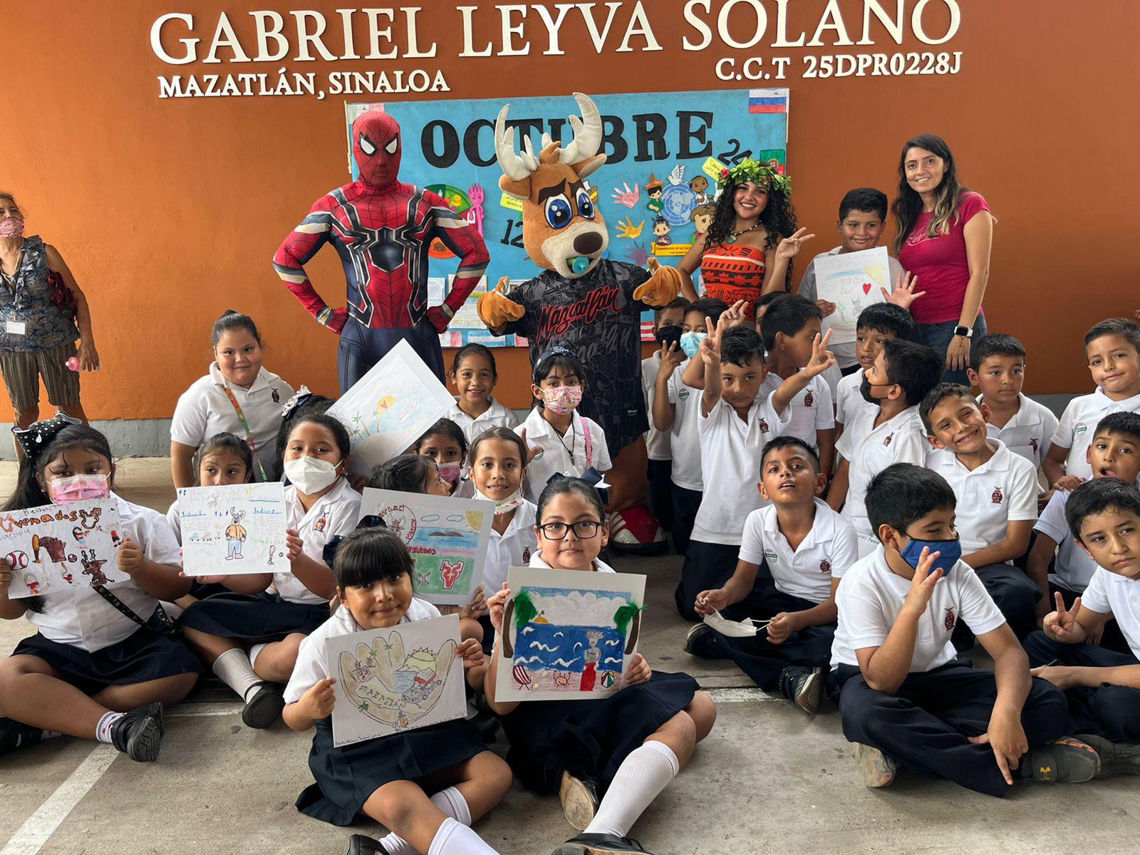 $!Vennyto recibe 500 dibujos para Concurso de Pintura Antonio López Sáenz Arte + Deporte