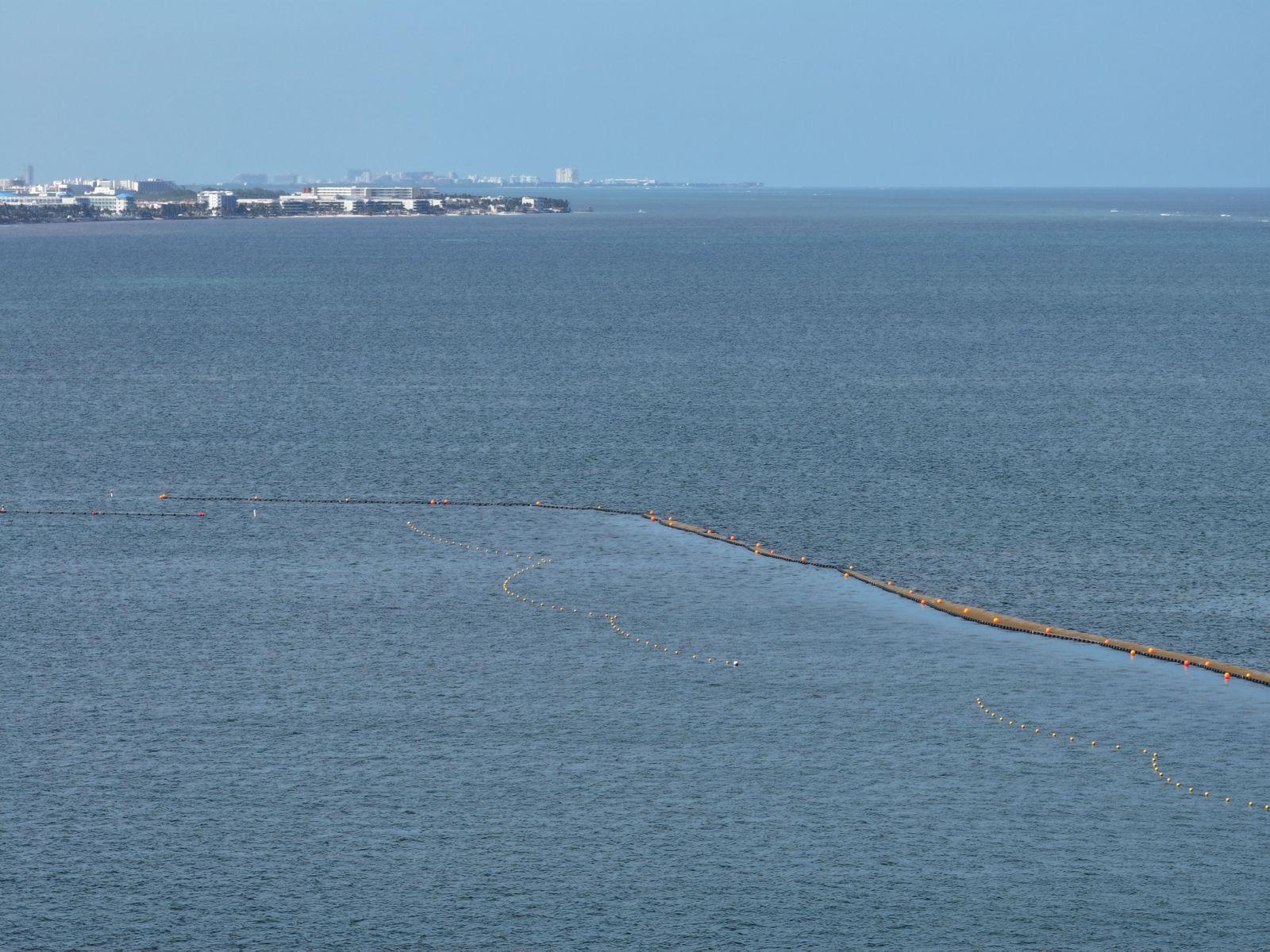 $!Refuerza Marina estrategia contra sargazo en el litoral de Quintana Roo