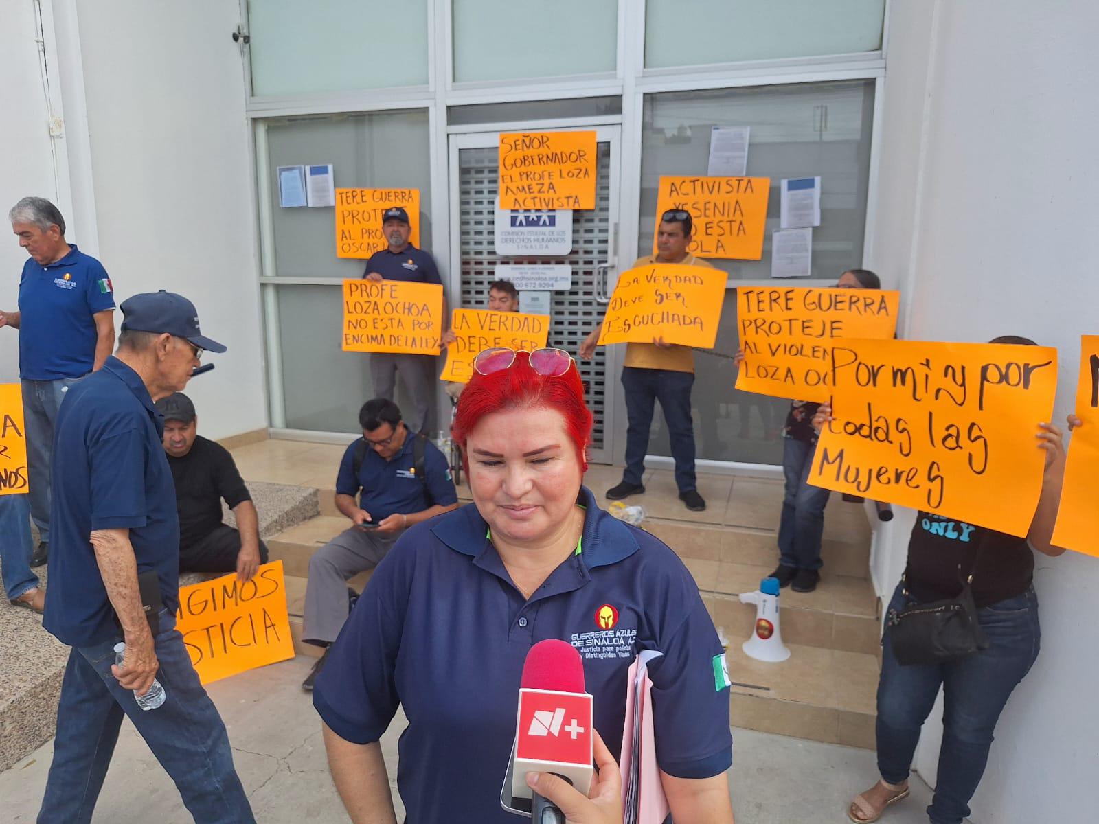 $!Manifestantes ‘cierran’ instalaciones de la CEDH en Sinaloa