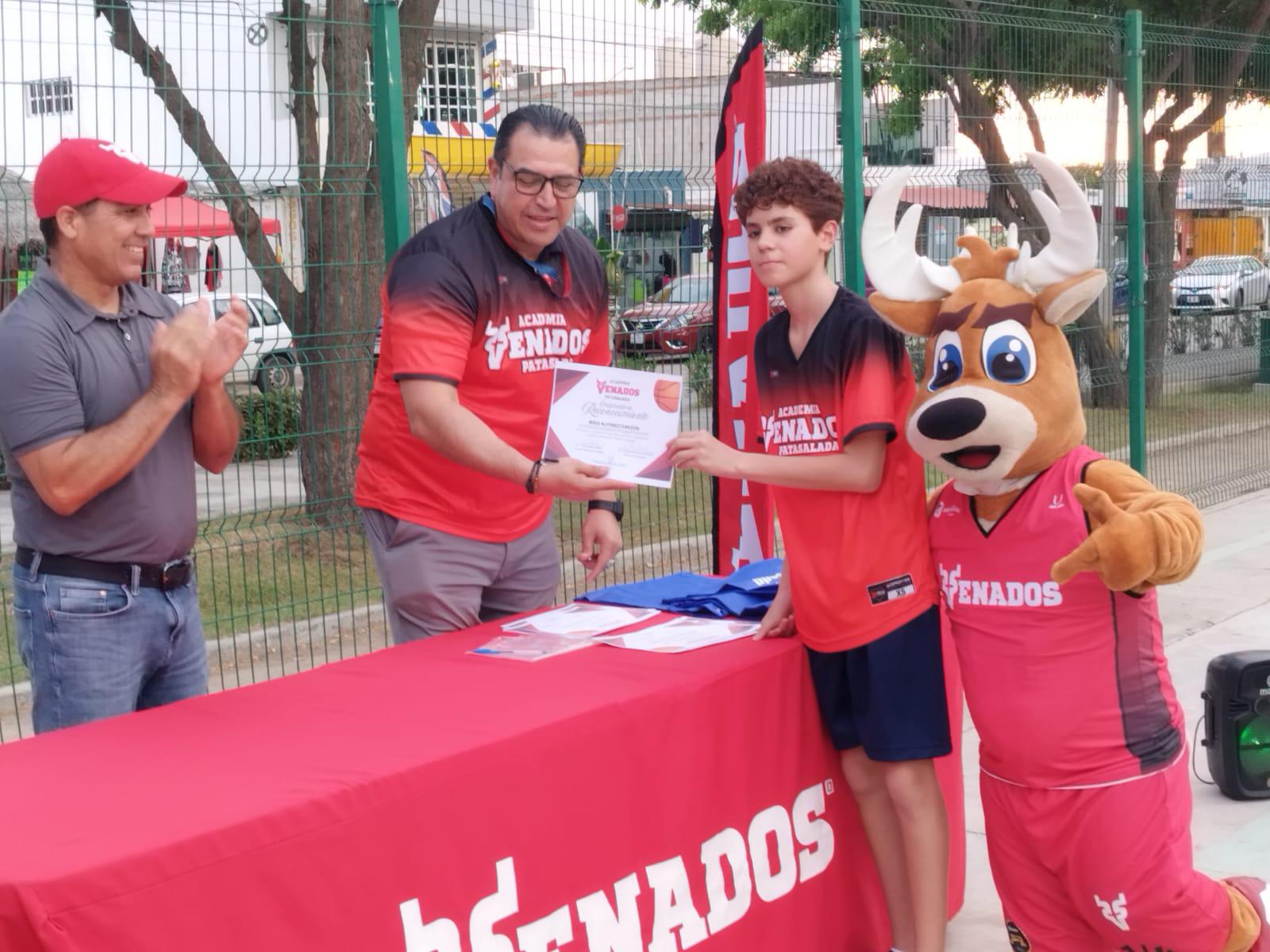 $!Culmina con éxito Campamento de Baloncesto de Venados de Mazatlán