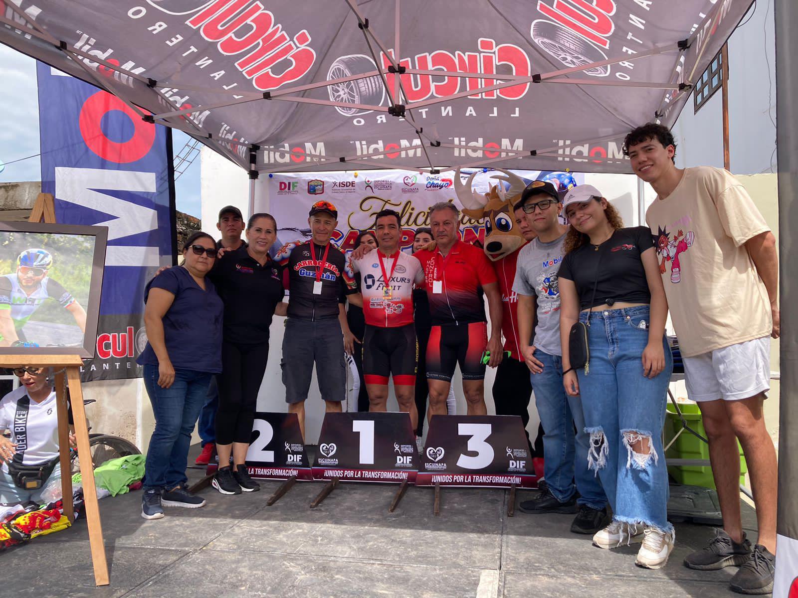 $!Nutrida participación tiene la carrera ciclista ‘Mariscos Doña Chayo’