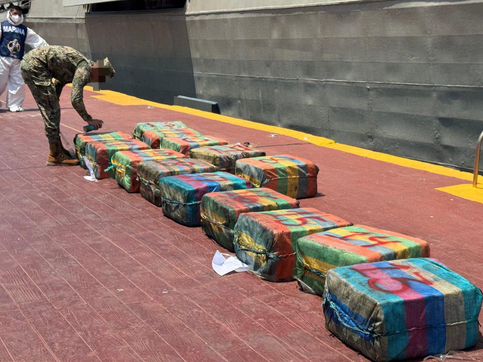 $!Aseguran en costas de Guerrero cerca de 1,800 kilos de cocaína