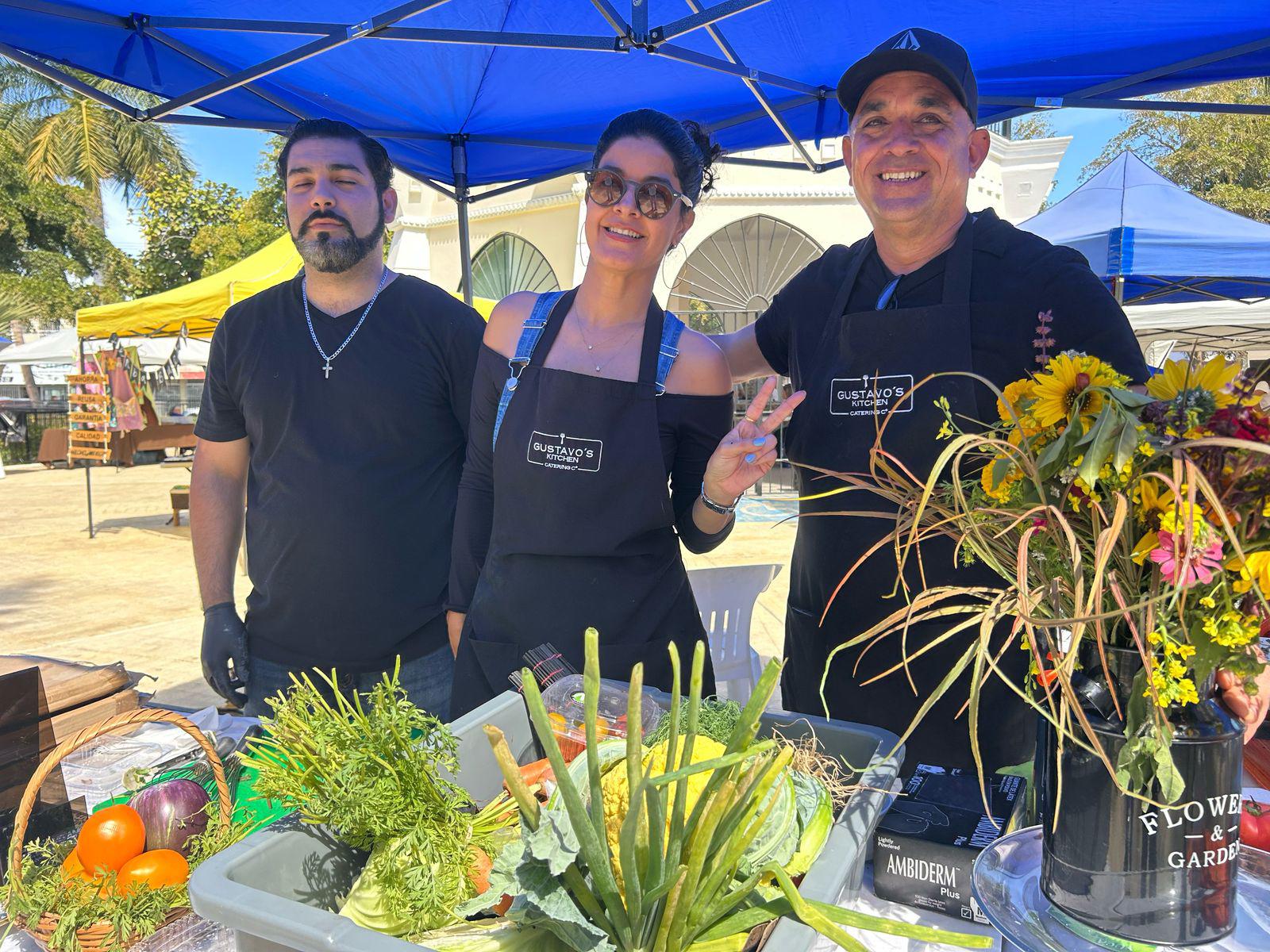 $!Muestra chef Gustavo una combinación de sabores orgánicos en la cocina