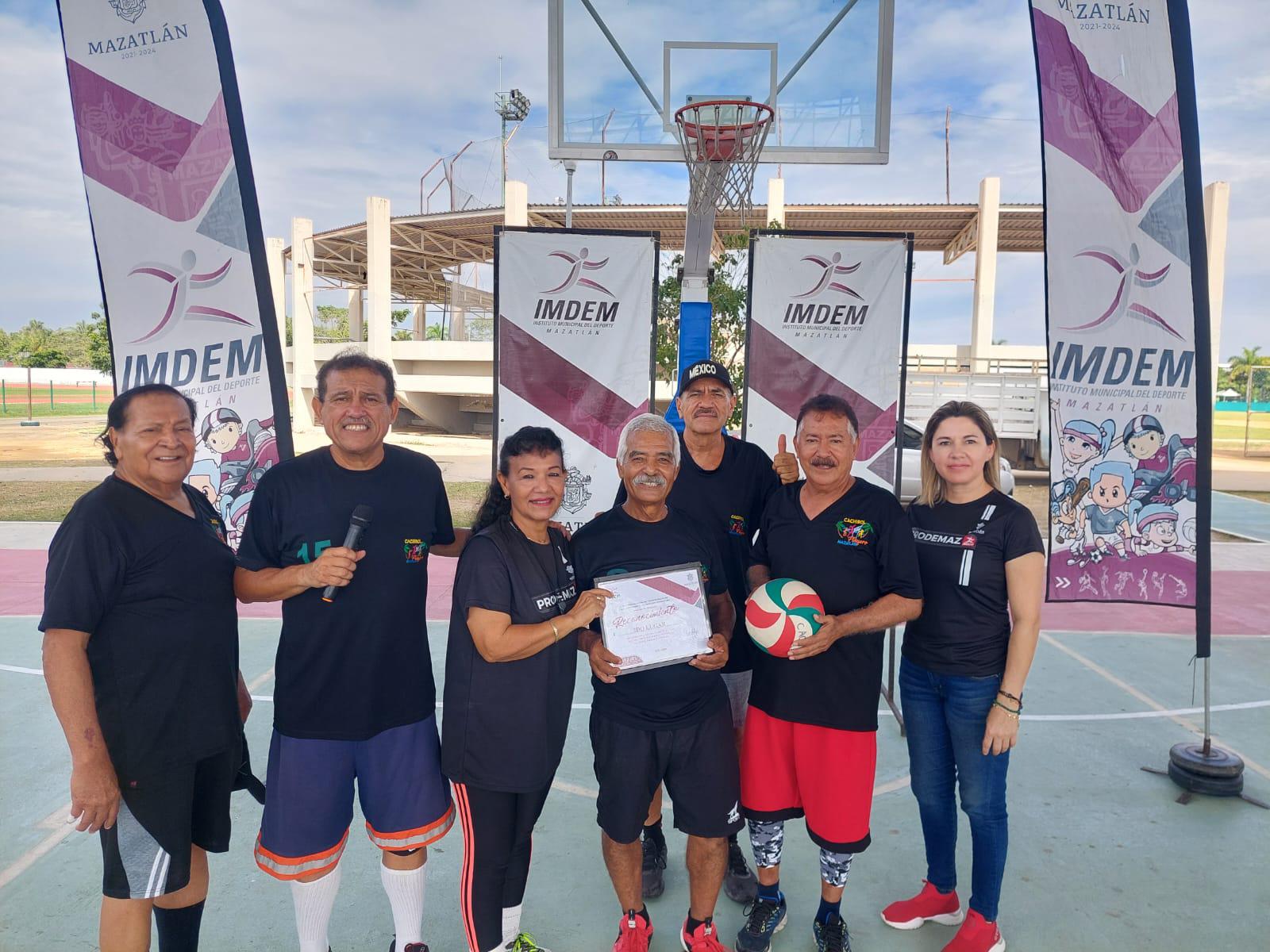 $!Recibe Mazatlán con los brazos abiertos a cachibolistas hidrocálidos