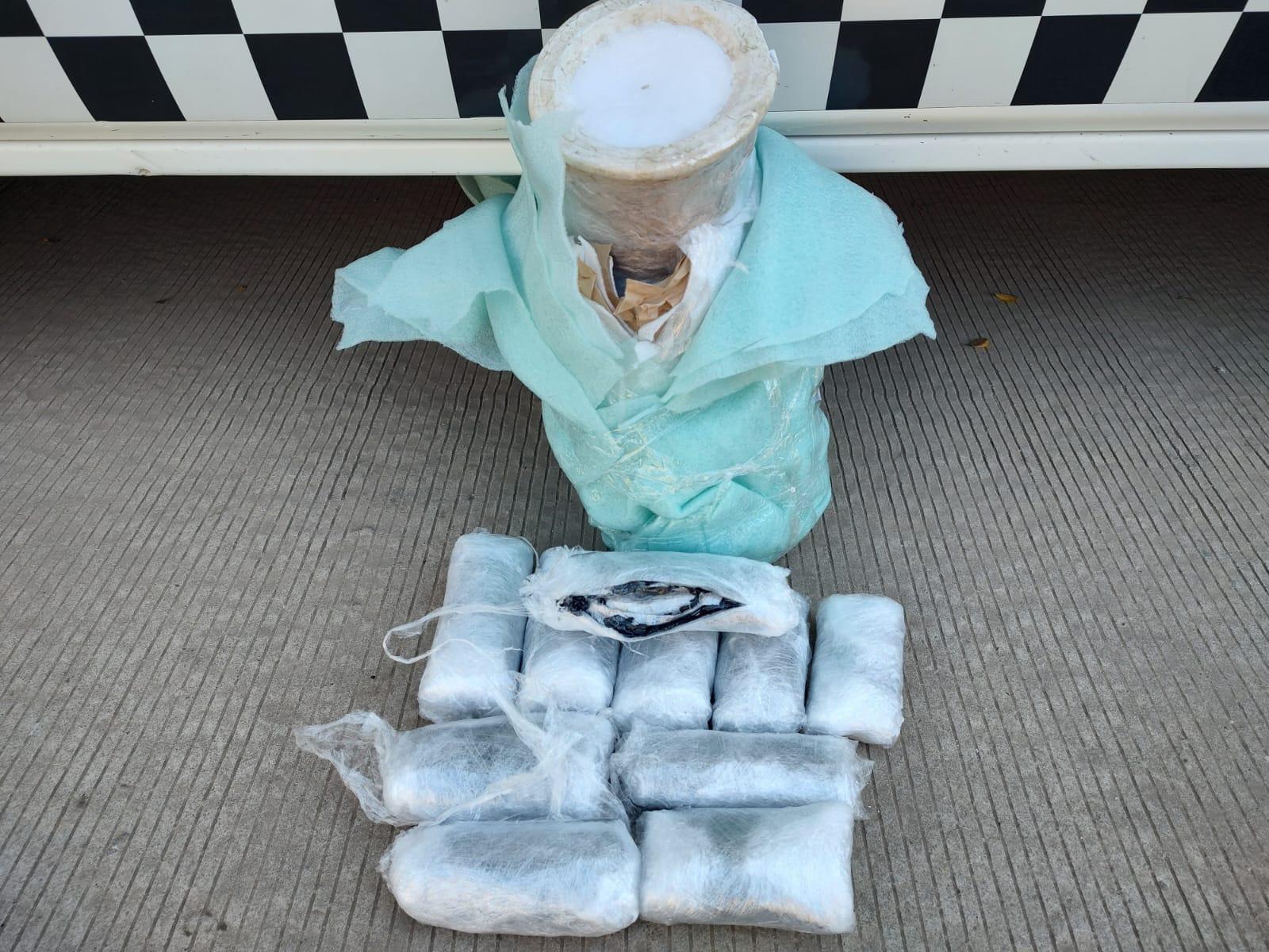$!Guardia Nacional detecta jarrón de cerámica con paquetes de mariguana en Culiacán