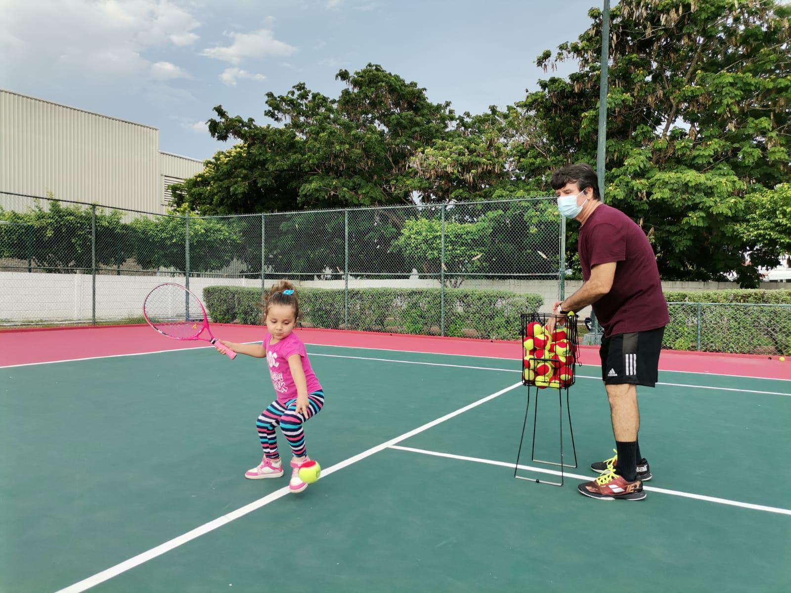$!Jesús Valdez y Leticia Casas, dos abuelos que han sabido heredar a su familia y varias generaciones el gusto por el deporte