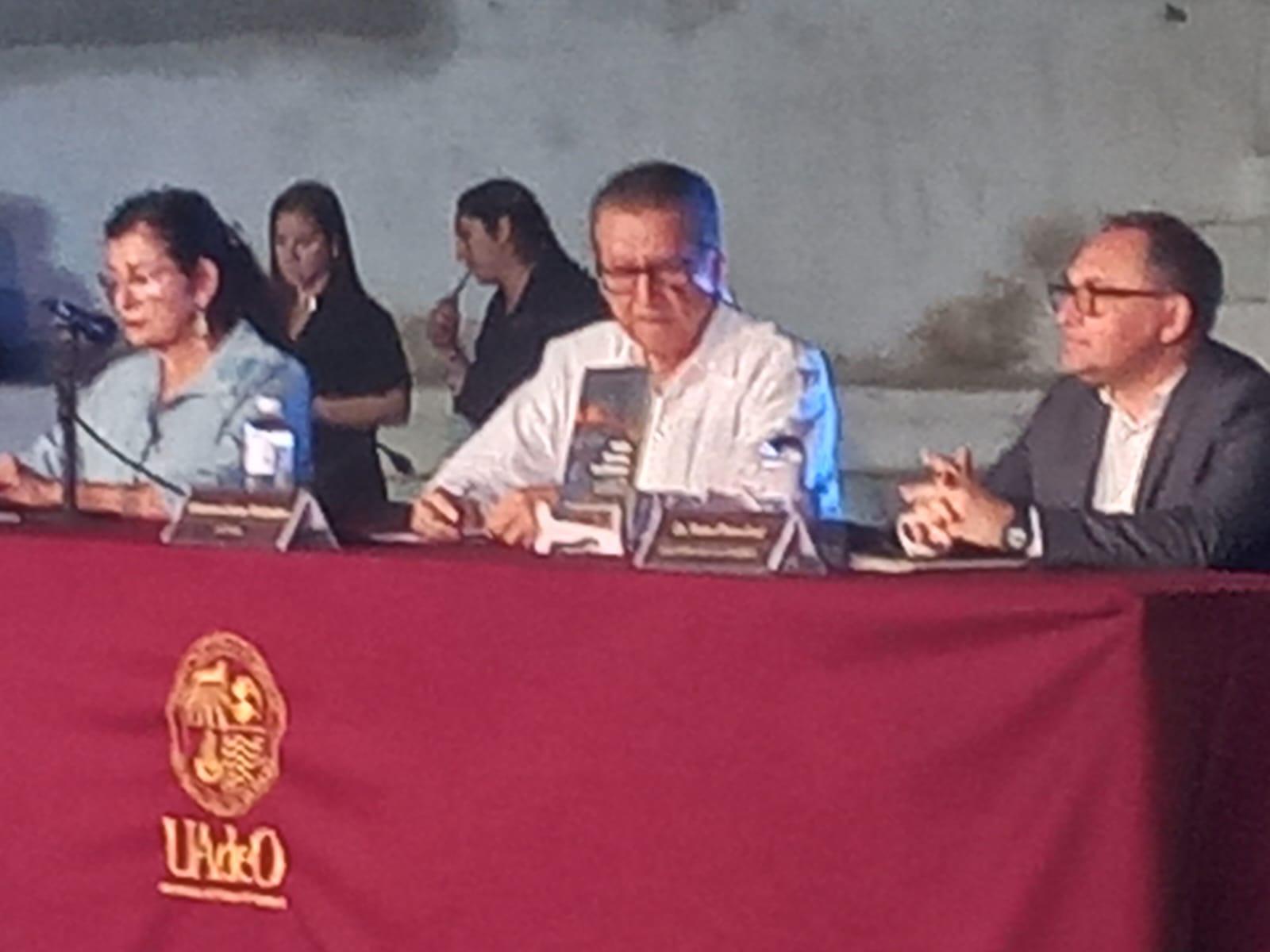 $!Presentan libro de ensayo ‘Pablo Neruda en Sinaloa’, de Feliciano Castro Meléndrez