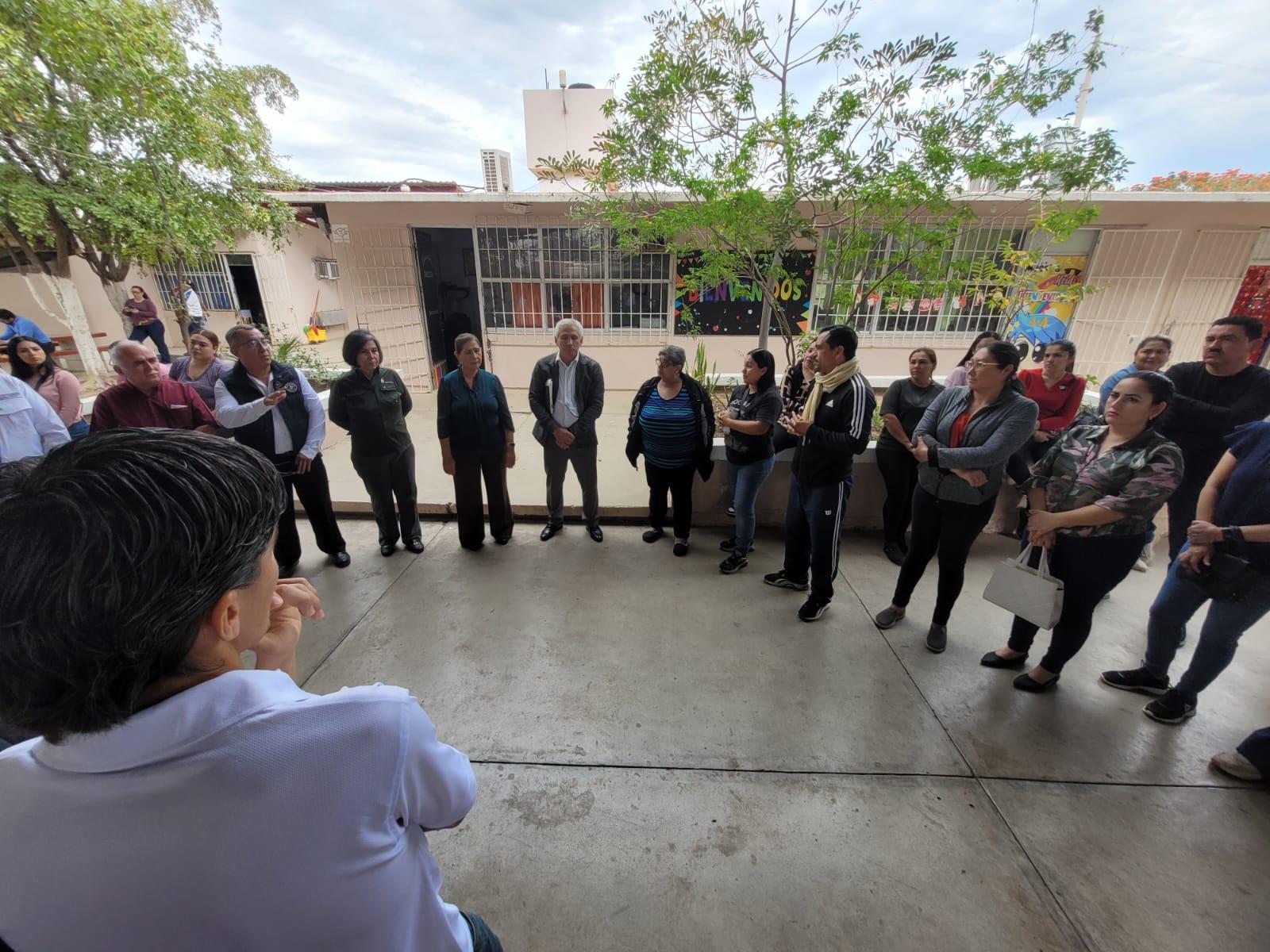 $!SEPyC promete regreso de luz en primaria de Culiacán ¡hasta antes de la primavera!