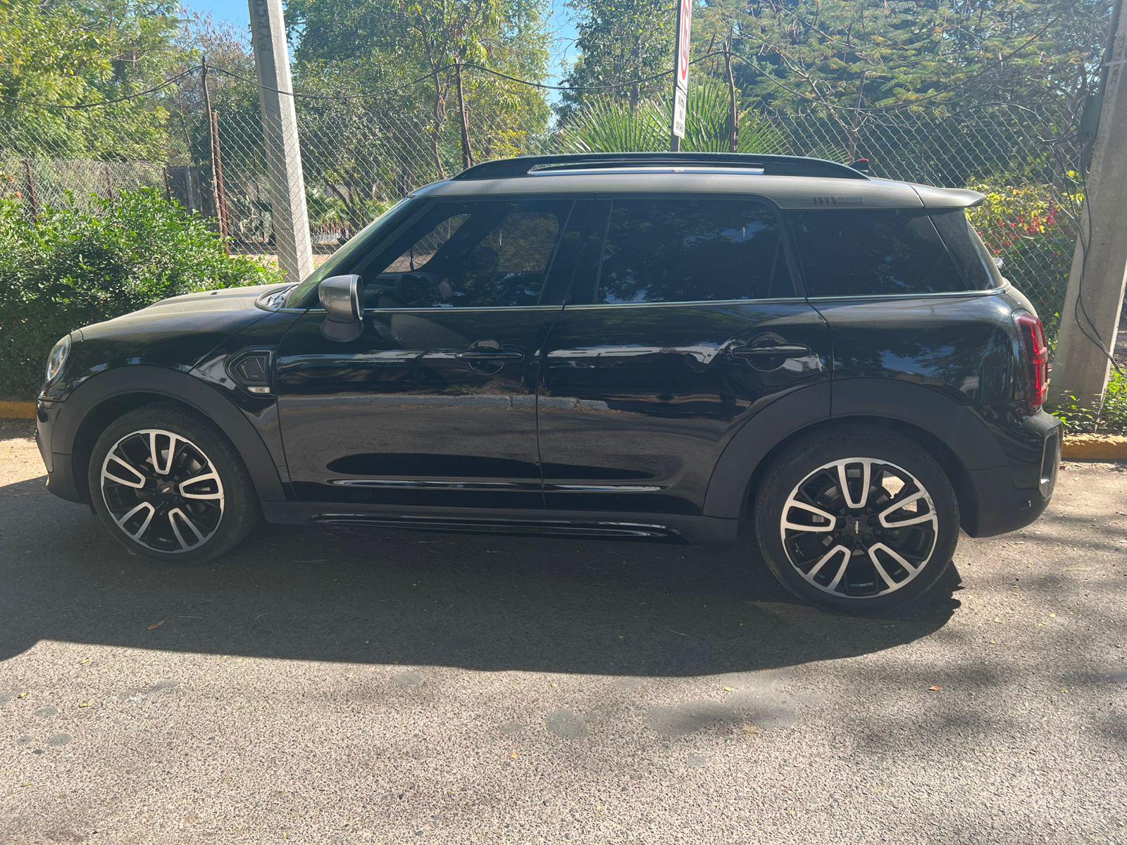$!Recupera Policía de Culiacán vehículo con reporte de robo en Bellavista; hay un detenido