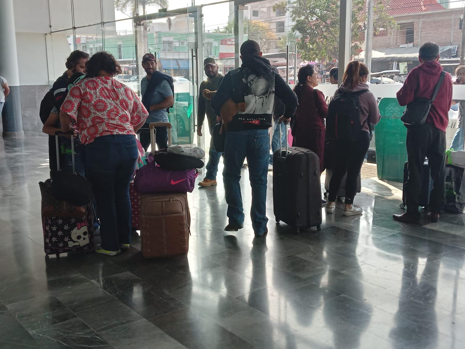 $!Reportan tranquilo movimiento de pasajeros este Jueves Santo en la Central Camionera de Mazatlán