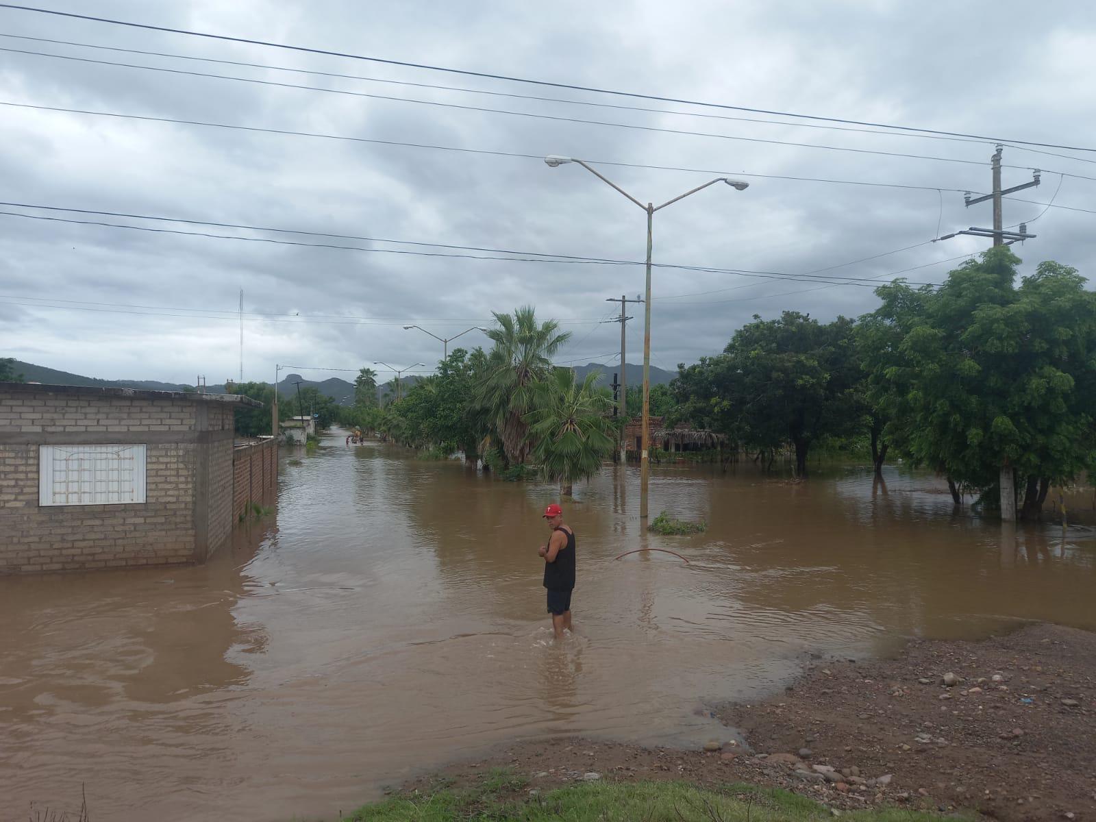 $!Lluvias ocasionadas por el huracán Pamela dejan comunidades de Escuinapa bajo el agua