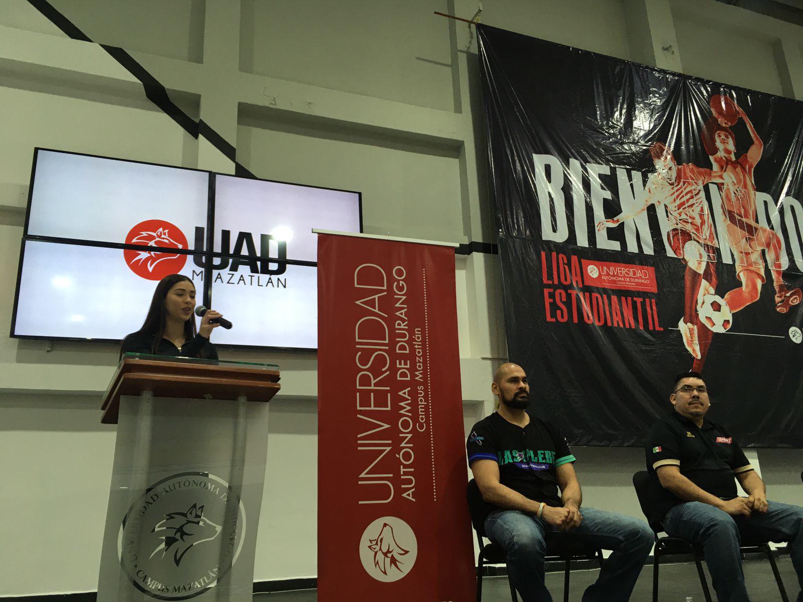 $!Inauguran Liga Estudiantil UAD de Baloncesto y Futbol Barda en el Lobo Dome