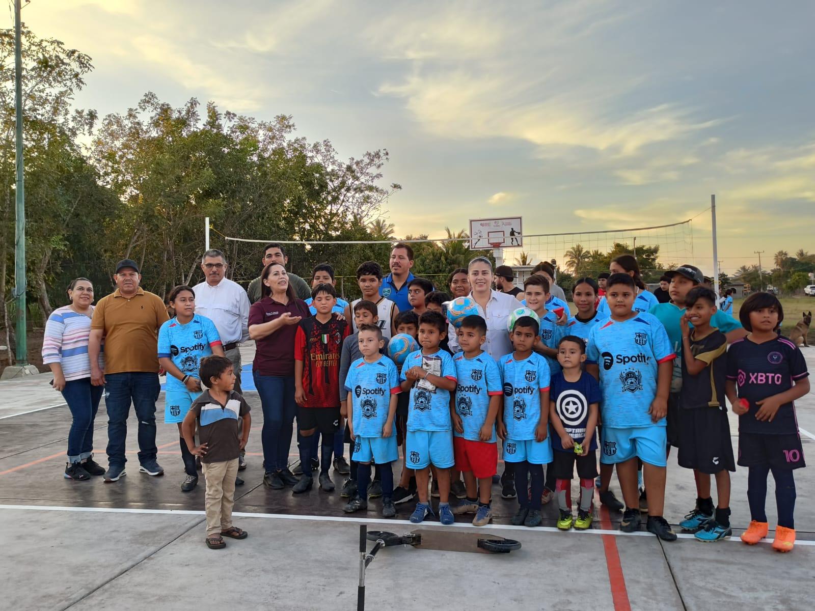 $!Rehabilitan cancha de la Colonia Morelos, en Escuinapa