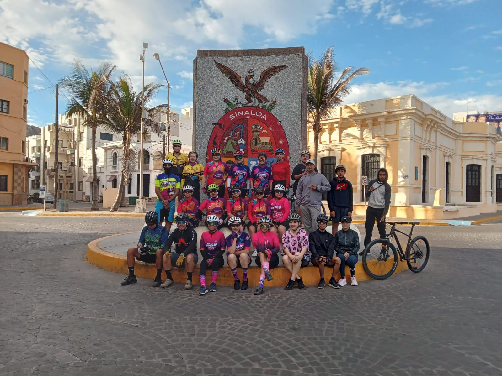 $!Fridas en Bici hacen la ‘Rodada rosa, por mí, por ti, por todas’