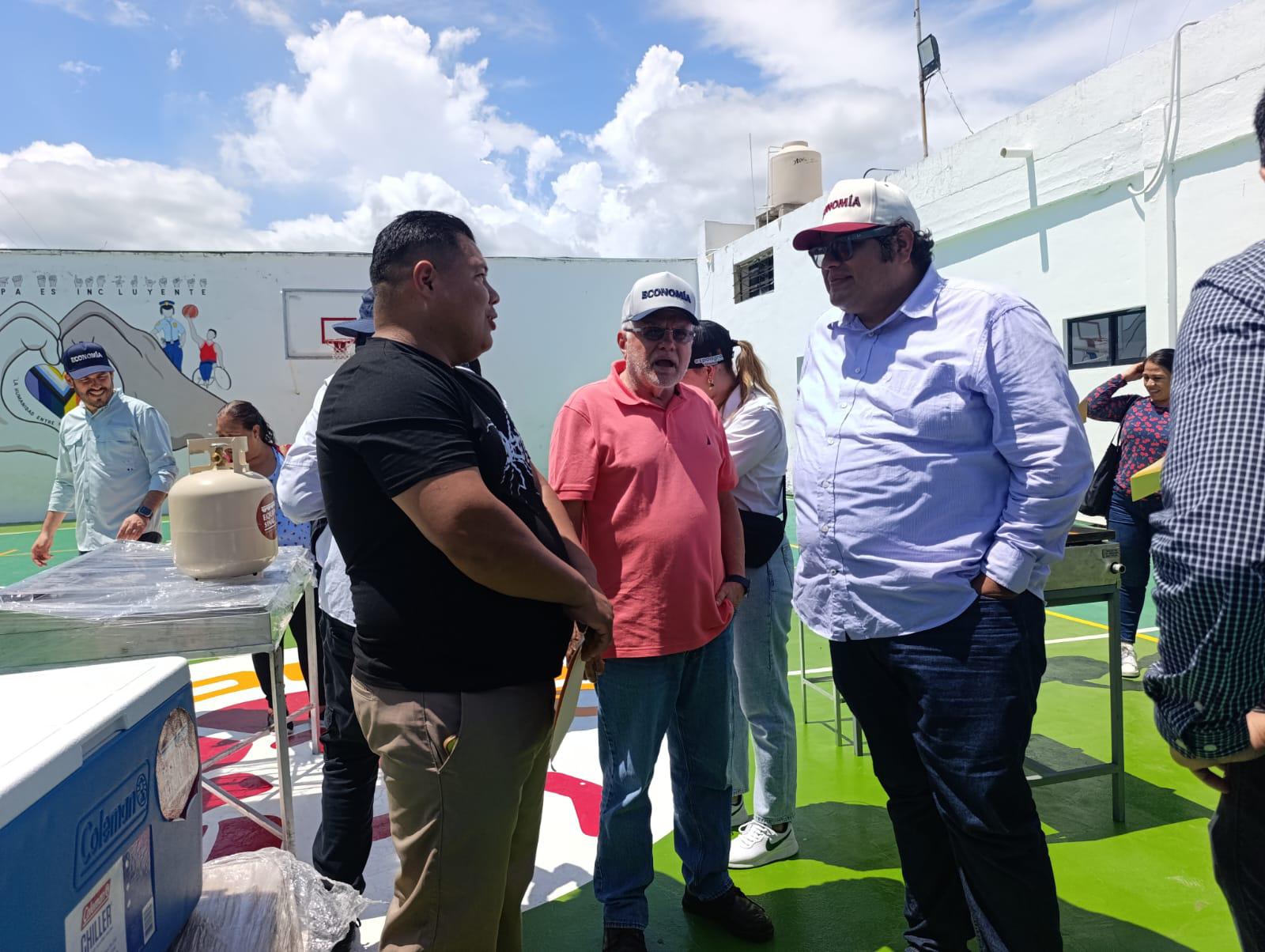 $!Apoya Gobierno del Estado con equipo a emprendedores de Escuinapa