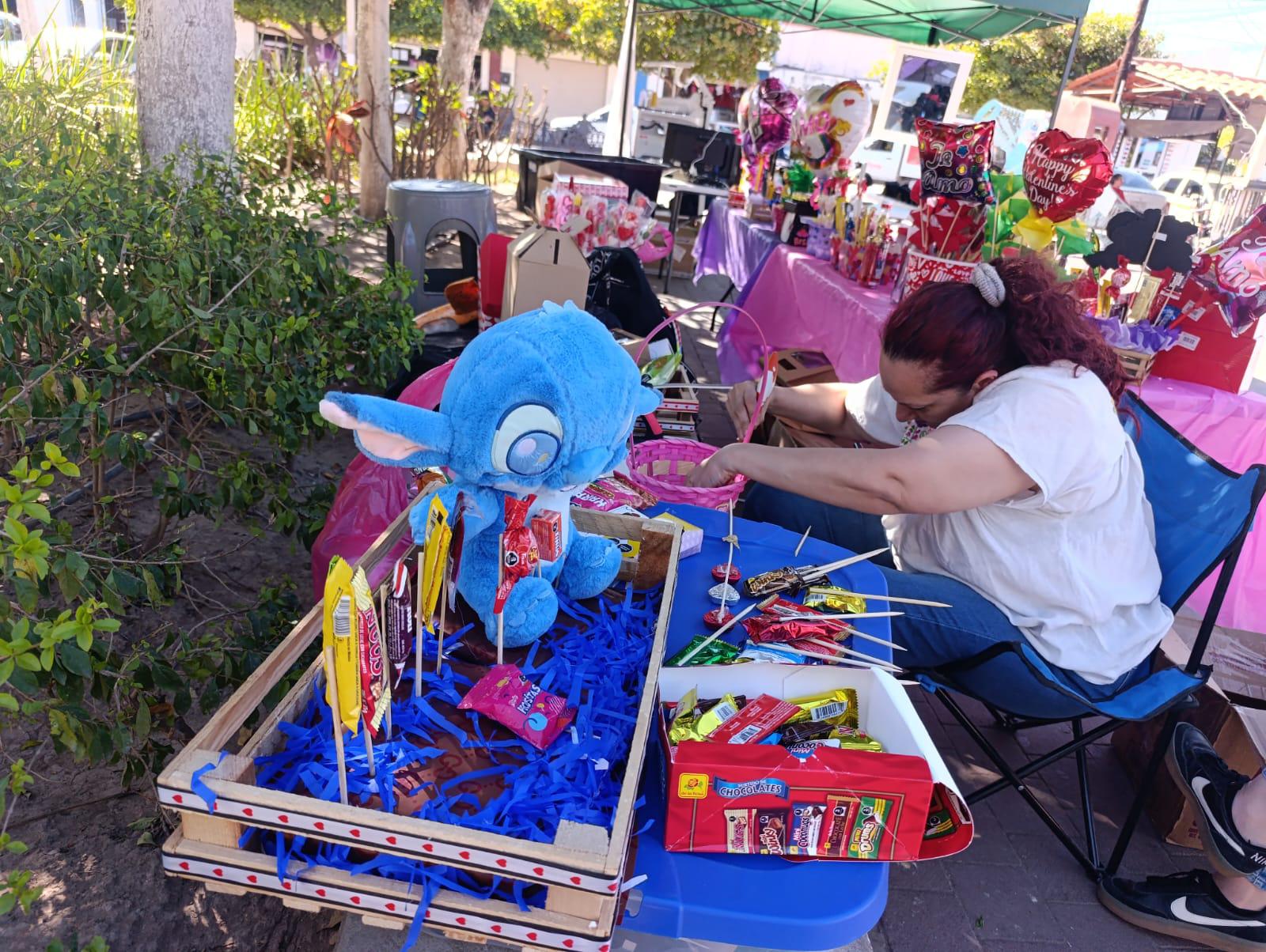 $!Comerciantes de Escuinapa esperan repunte en ventas por San Valentín