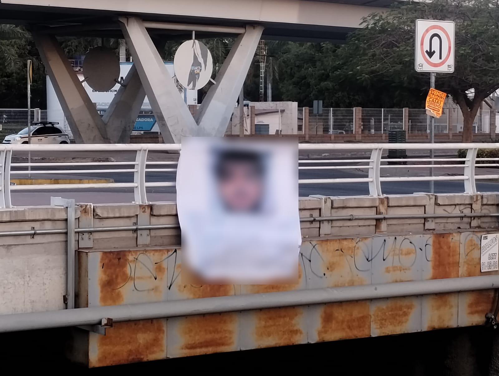 $!Hallan mantas con mensaje en distintos puntos de Culiacán