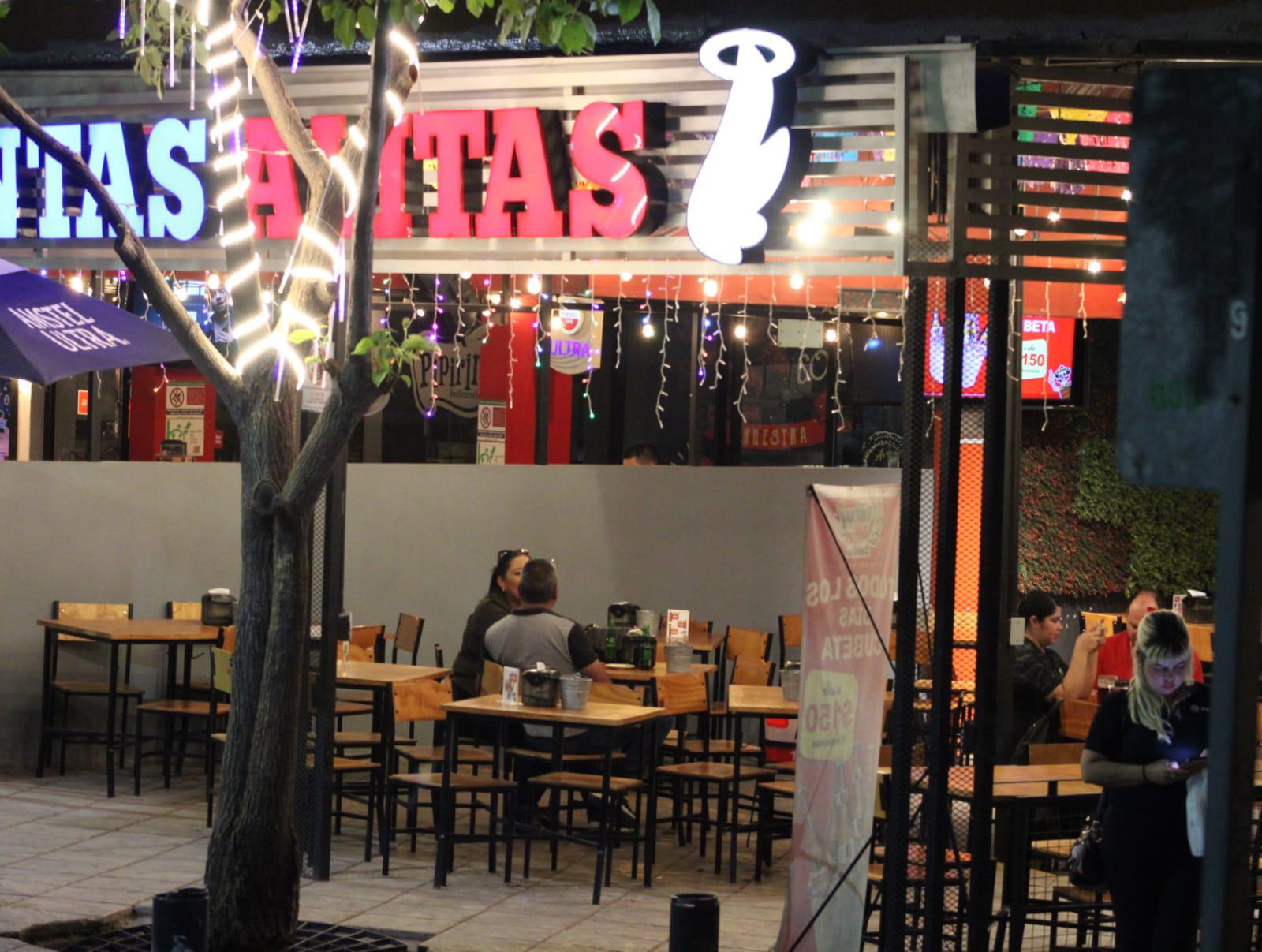 $!Operativo nocturno revitaliza el Paseo del Ángel; plazas comerciales, aún con zozobra