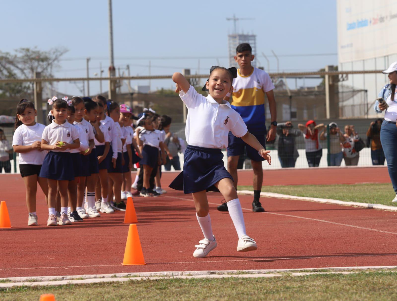 $!Niños de preescolar toman parte de la activación física