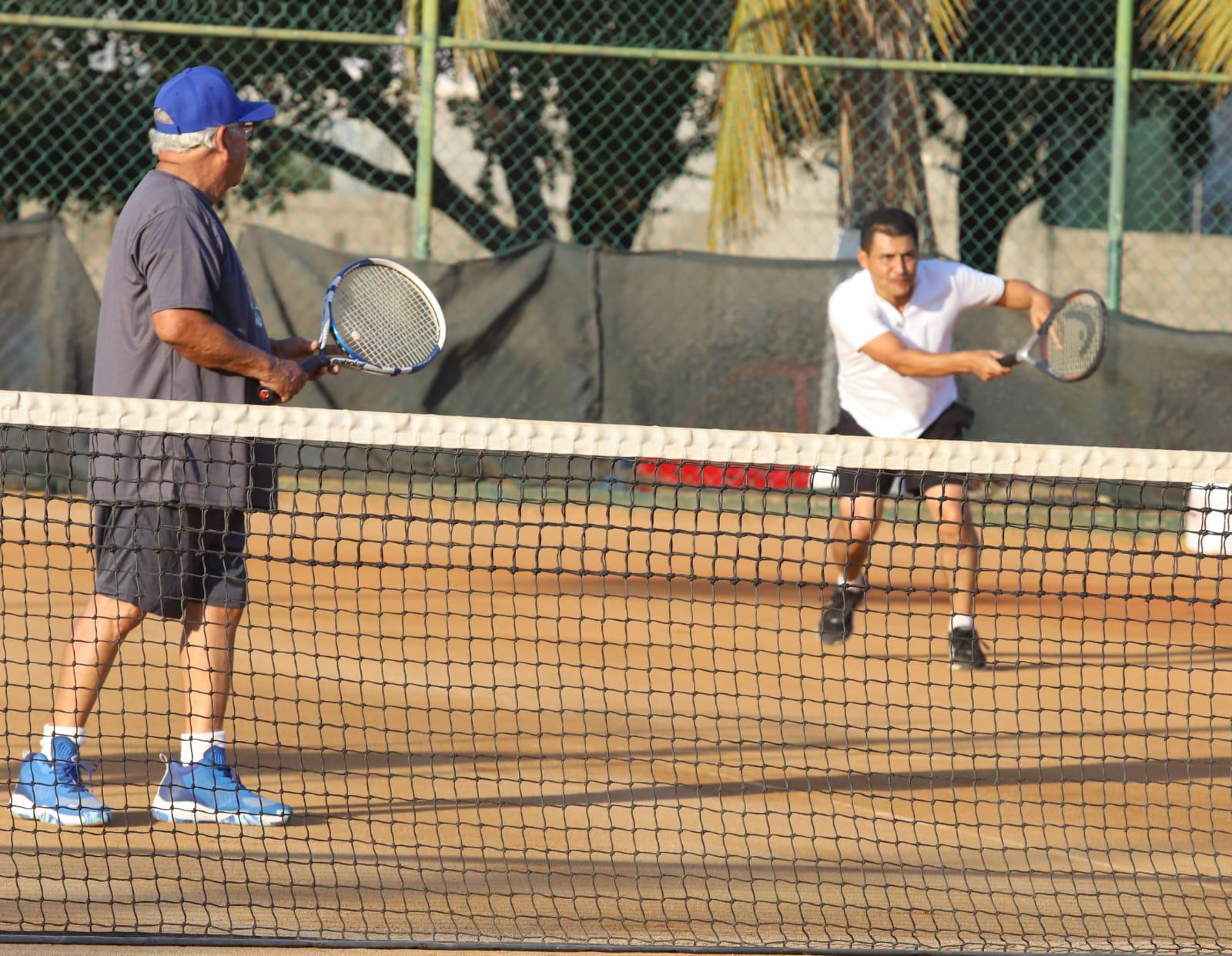 $!Se mantienen las acciones en el Torneo de Tenis Copa Carnaval