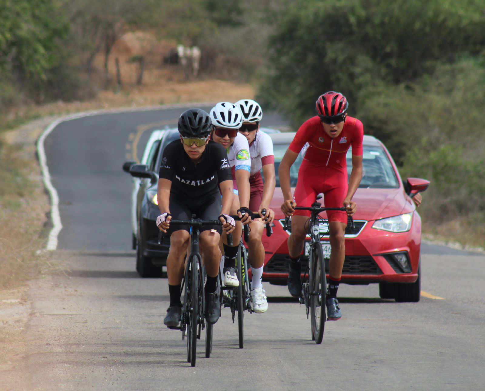 $!Brillan ciclistas mazatlecos en la ruta de la etapa estatal de los Juegos Conade