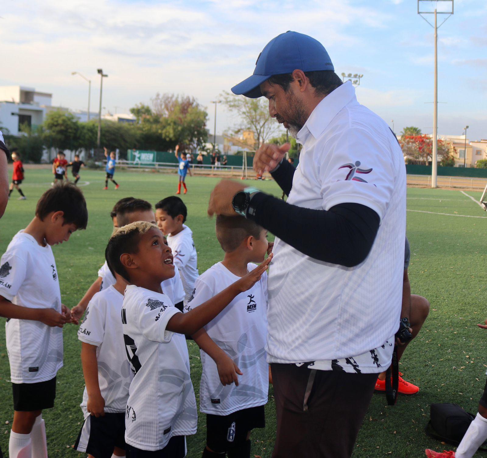$!Selección Chupones recibe uniformes que portarán durante Estatal de Futbol