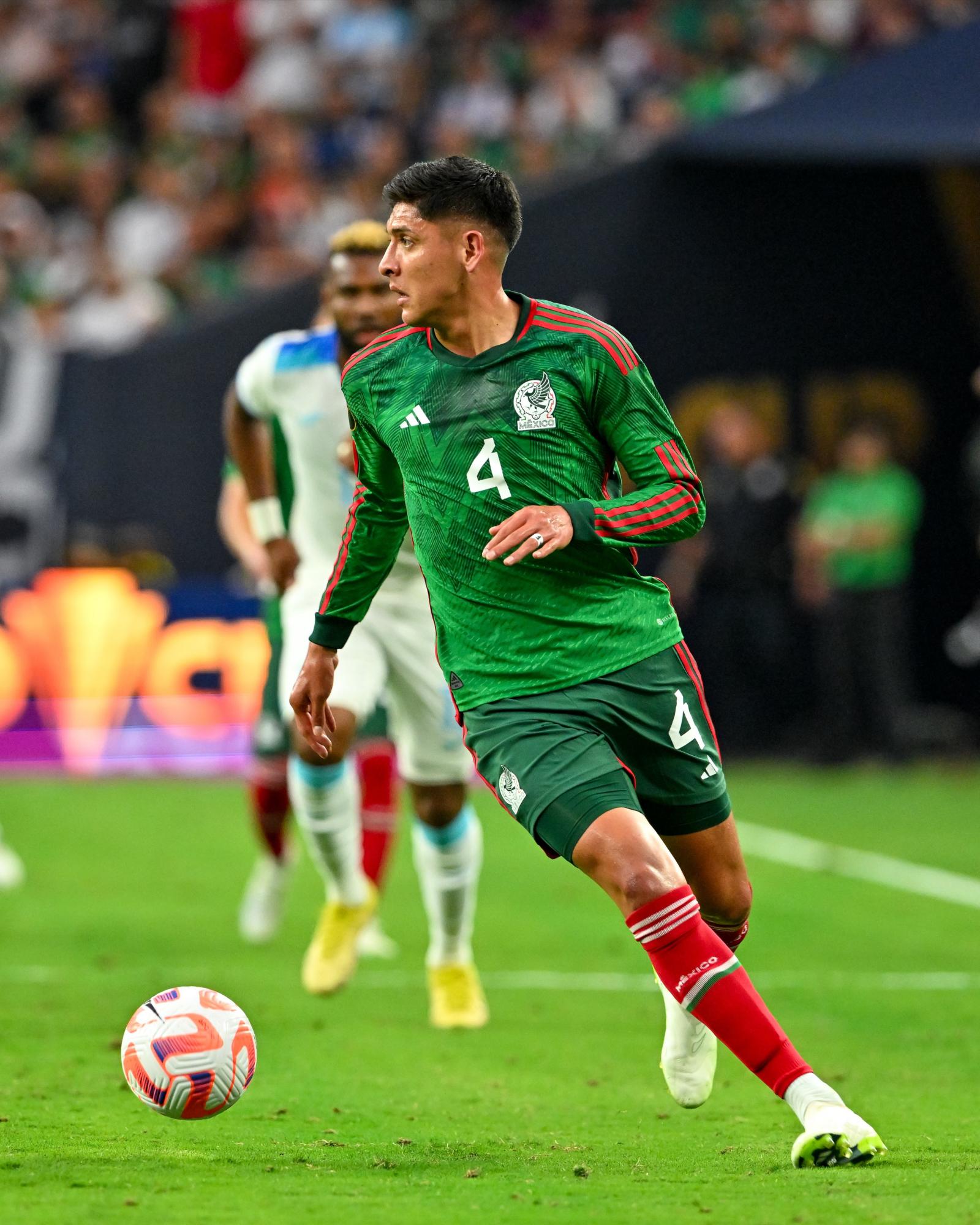 $!Se cae fichaje de Edson Álvarez con Borussia Dortmund