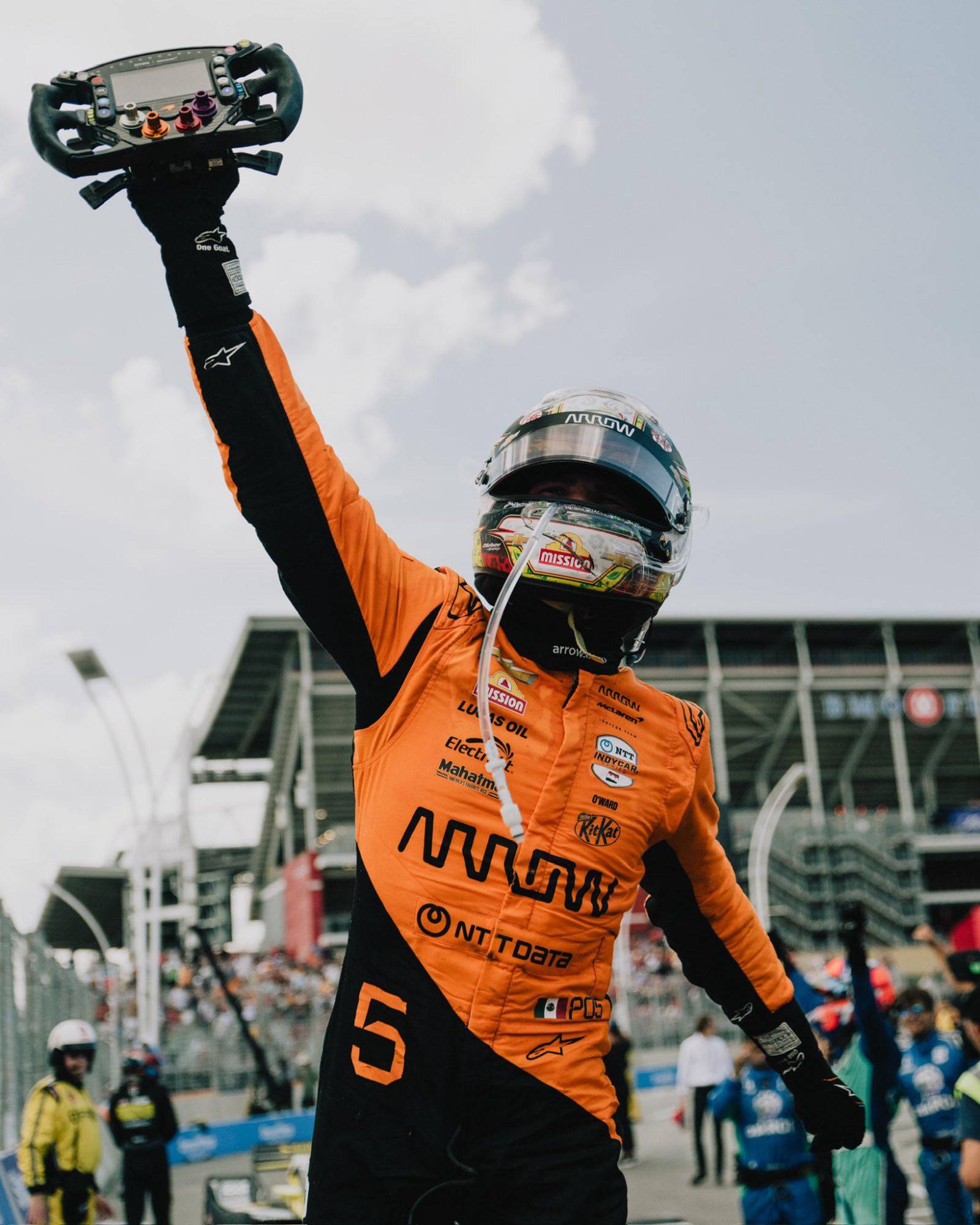 $!Pato O’Ward gana en Toronto y aprovecha apuros de Palou para presionar por el campeonato
