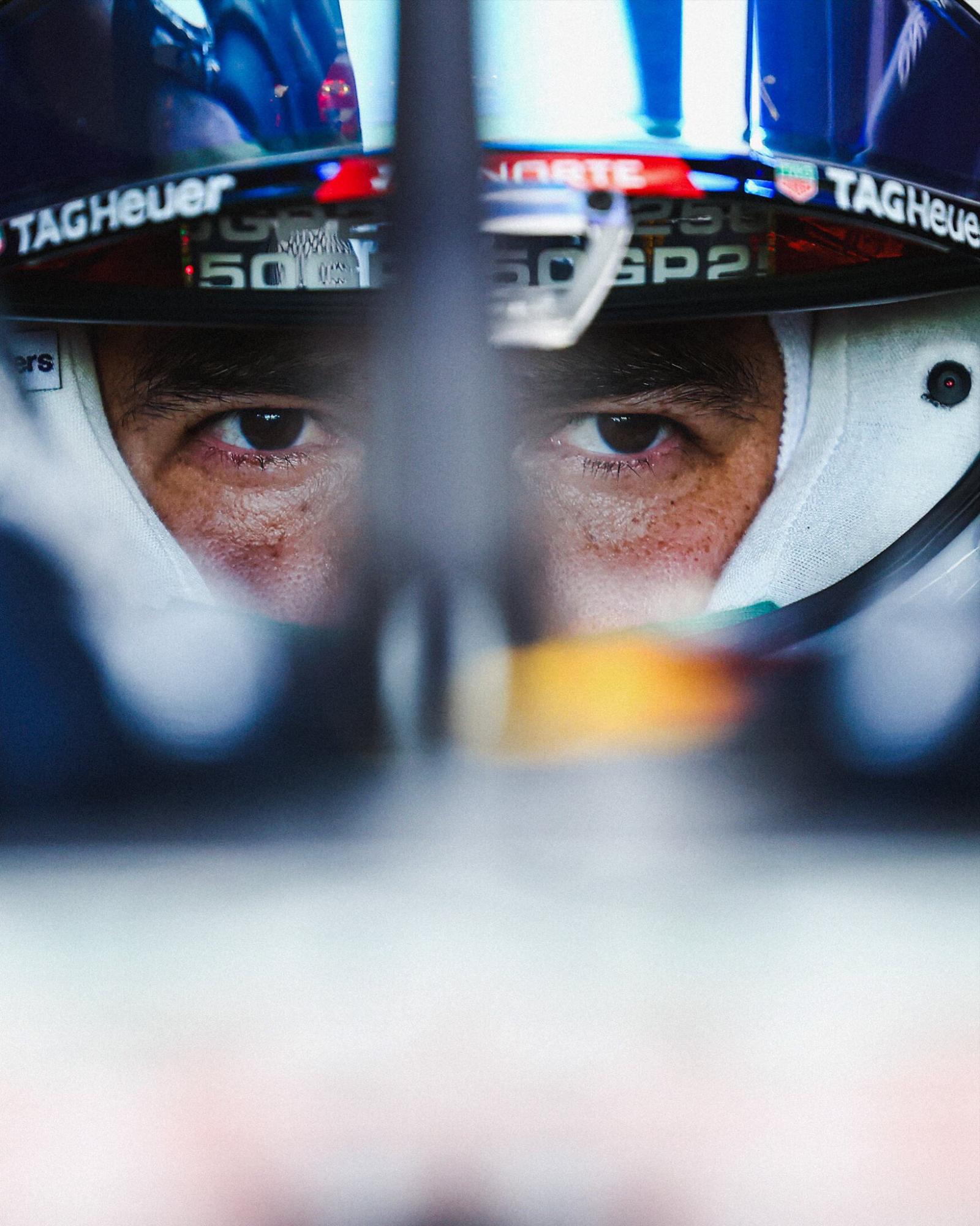 $!Checo Pérez, lejos de Verstappen en primeras prácticas libres en Japón
