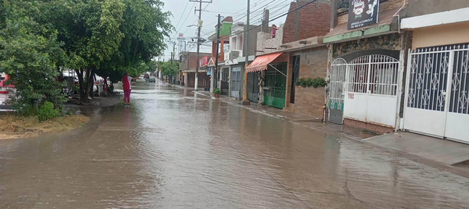 $!Se desborda el arroyo Jabalines en La Foresta; piden ayuda al Gobernador y al Alcalde para muro