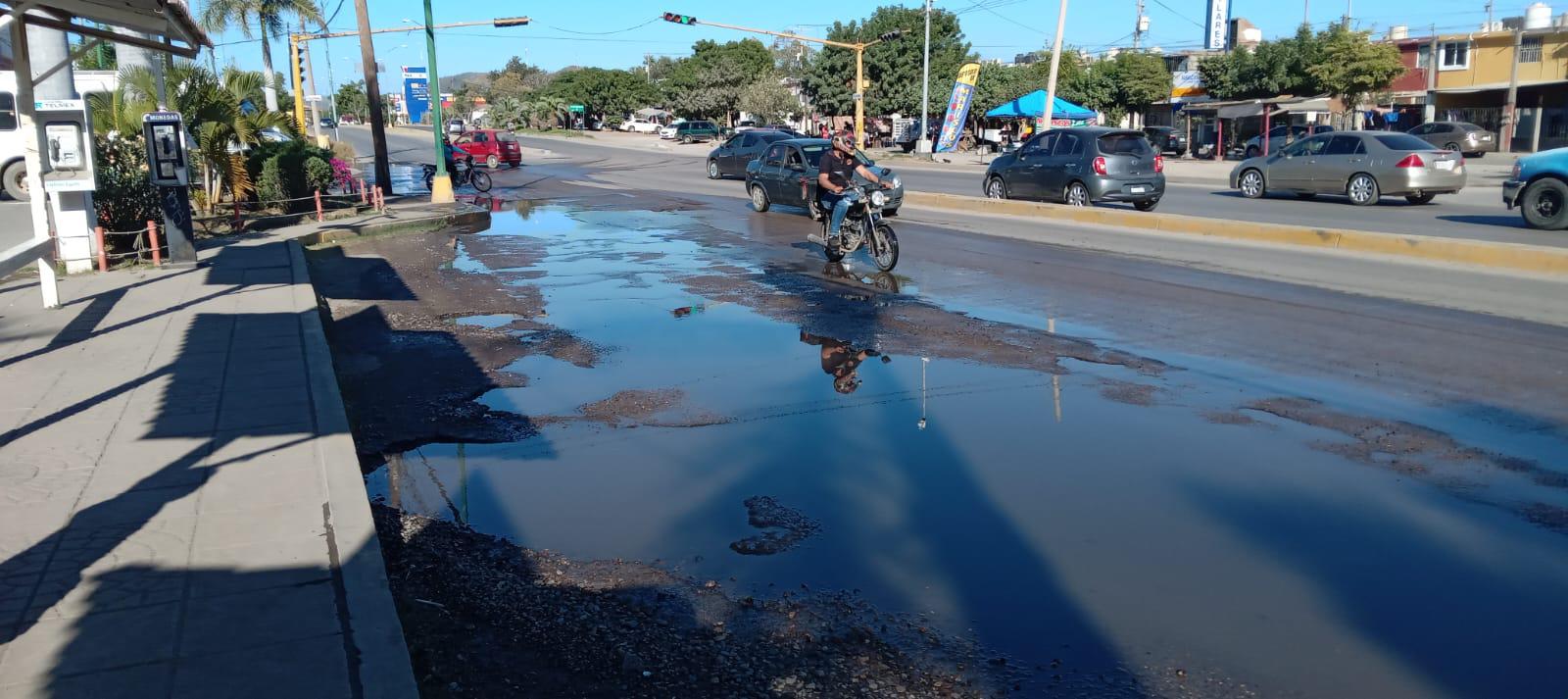 $!Contaminan el arroyo Jabalines con descargas de aguas negras, en Mazatlán