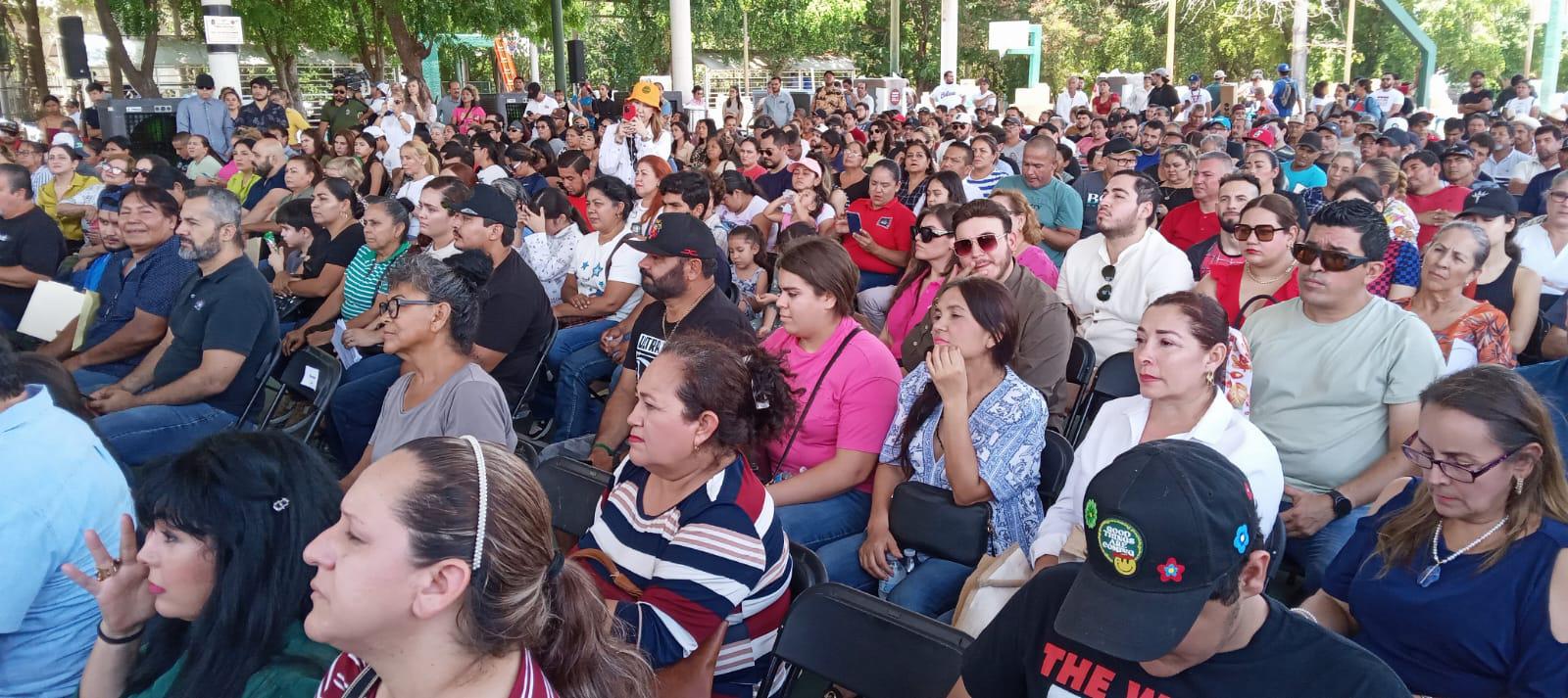 $!Reciben 229 microempresarios de Culiacán equipo productivo mediante el programa Equipa Sinaloa