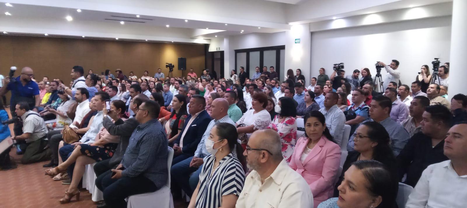 $!Otorgan plazas a más de 200 docentes de educación a distancia de Cobaes