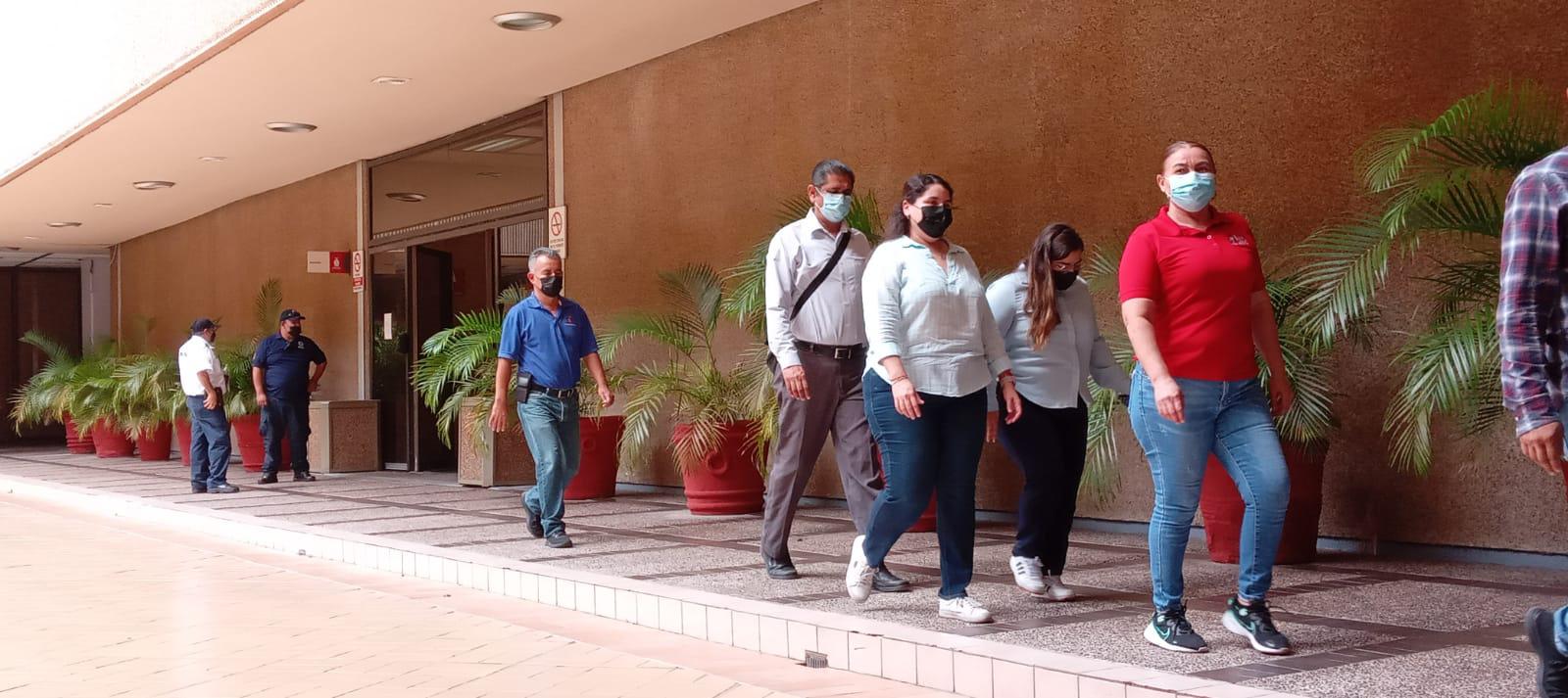 $!Trabajadores de Gobierno realizan simulacro en conmemoración del terremoto del 19 de septiembre de 1985