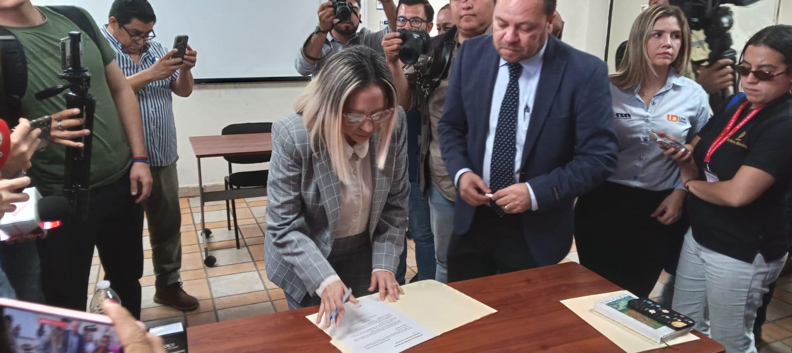 $!Denuncia Denise Díaz desigualdad de condiciones en contienda por la Rectoría de la UAS