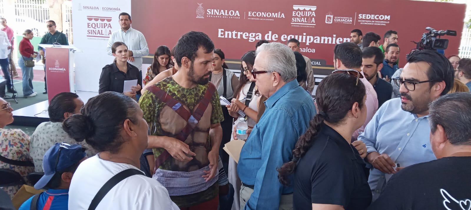 $!Reciben 229 microempresarios de Culiacán equipo productivo mediante el programa Equipa Sinaloa