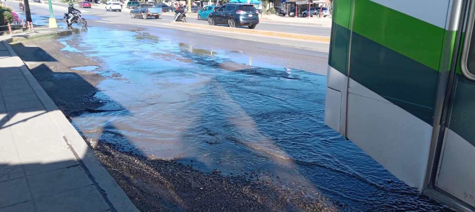 $!Contaminan el arroyo Jabalines con descargas de aguas negras, en Mazatlán