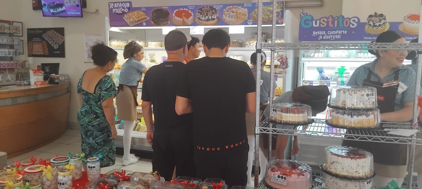$!En el Día del Padre en Culiacán, pastelerías registran aumento de ventas