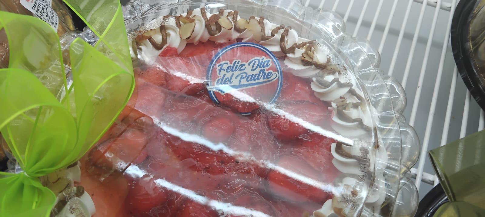 $!En el Día del Padre en Culiacán, pastelerías registran aumento de ventas
