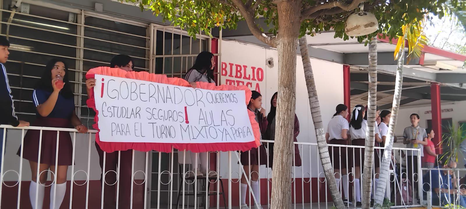 $!En evento de Gobernador, estudiantes piden seguridad para su escuela