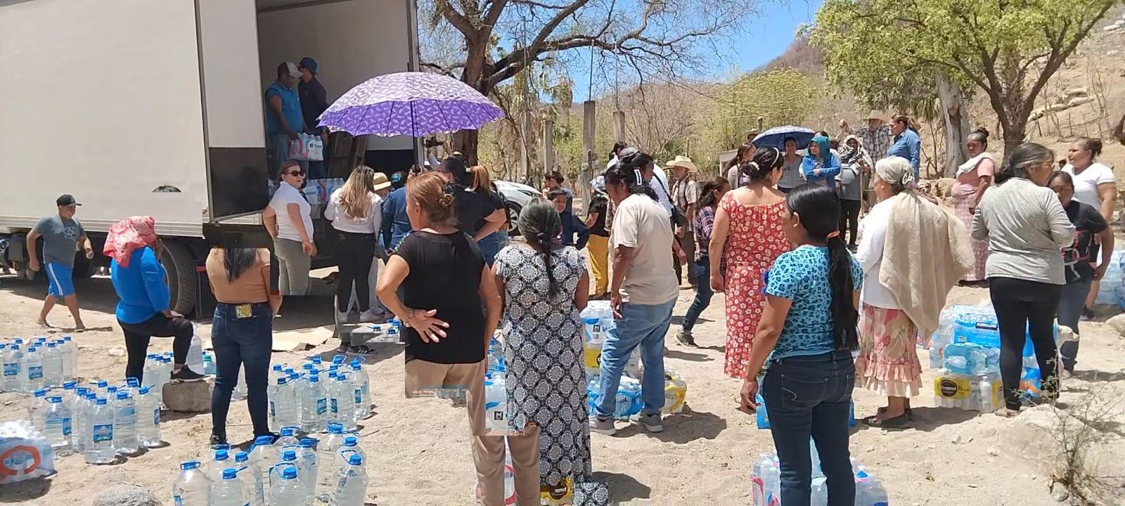 $!Dos años sin lluvia y dos tambos de agua para tres familias, la realidad en las zonas más alejadas de Sinaloa