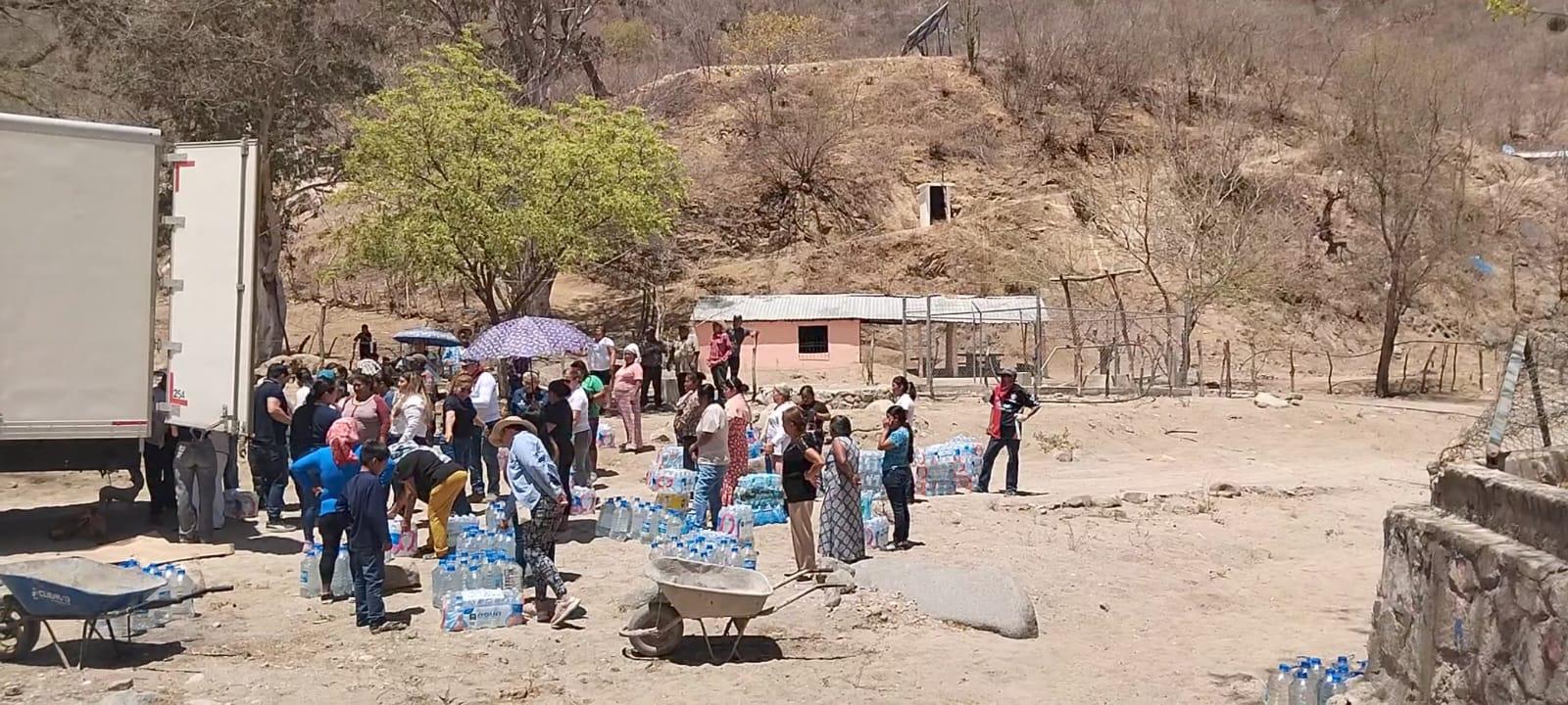 $!Dos años sin lluvia y dos tambos de agua para tres familias, la realidad en las zonas más alejadas de Sinaloa