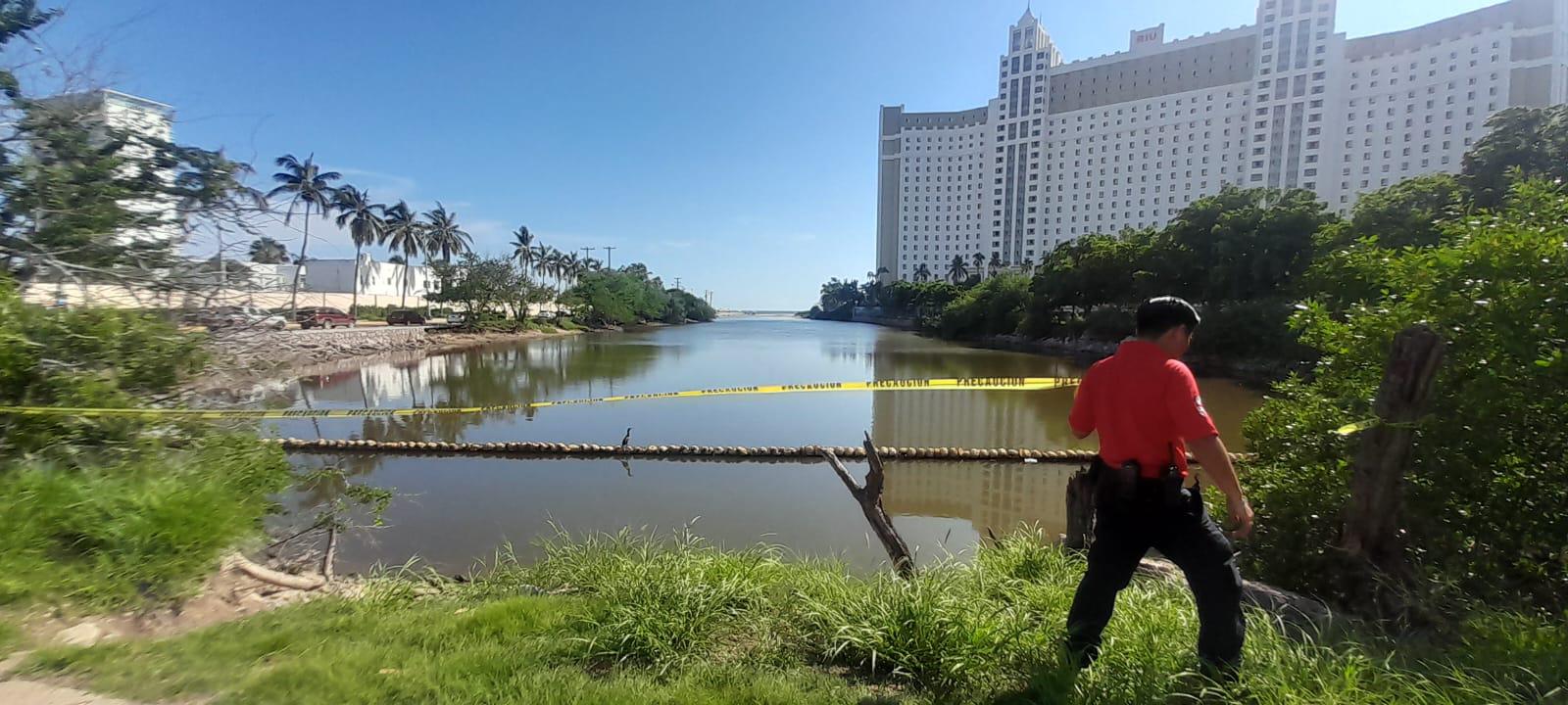 $!Delimitan Estero del Yugo en Mazatlán por presencia de cocodrilos