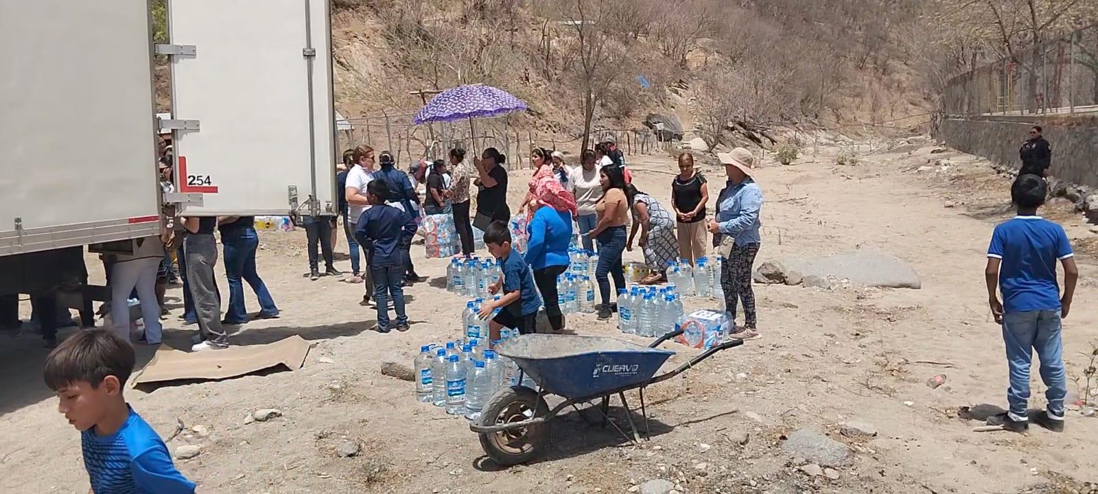 $!Dos años sin lluvia y dos tambos de agua para tres familias, la realidad en las zonas más alejadas de Sinaloa